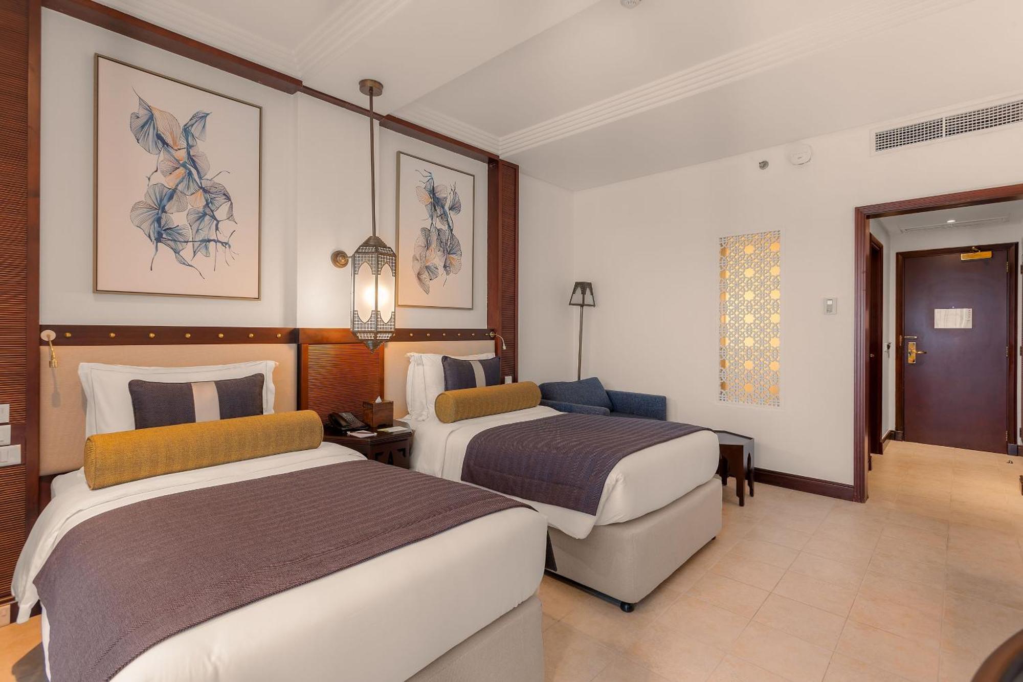 Signature Twin Deluxe Sea View Room