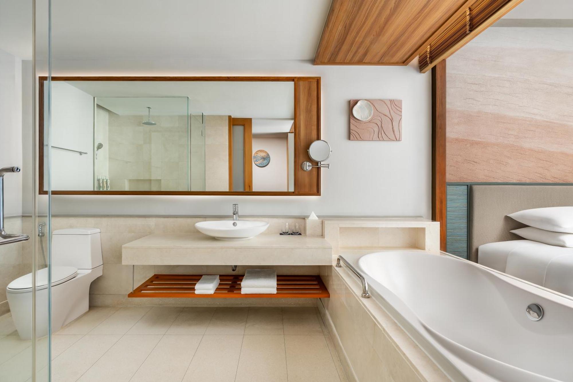 Deluxe Lagoon View Double Guest room 2 Double Lagoon view Newly Renovated,1637712072:JPEG