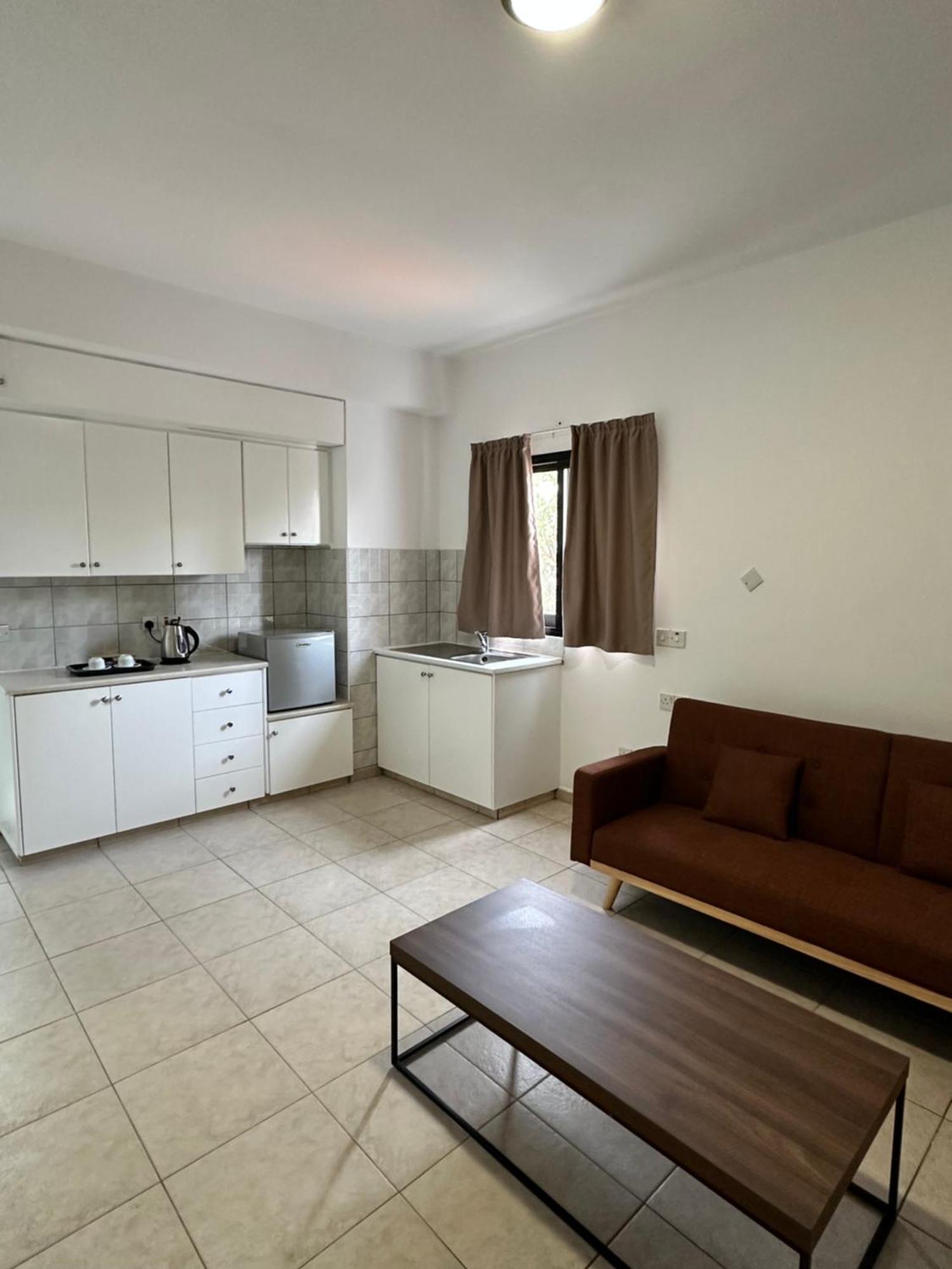 One-Bedroom Apartment Inland View