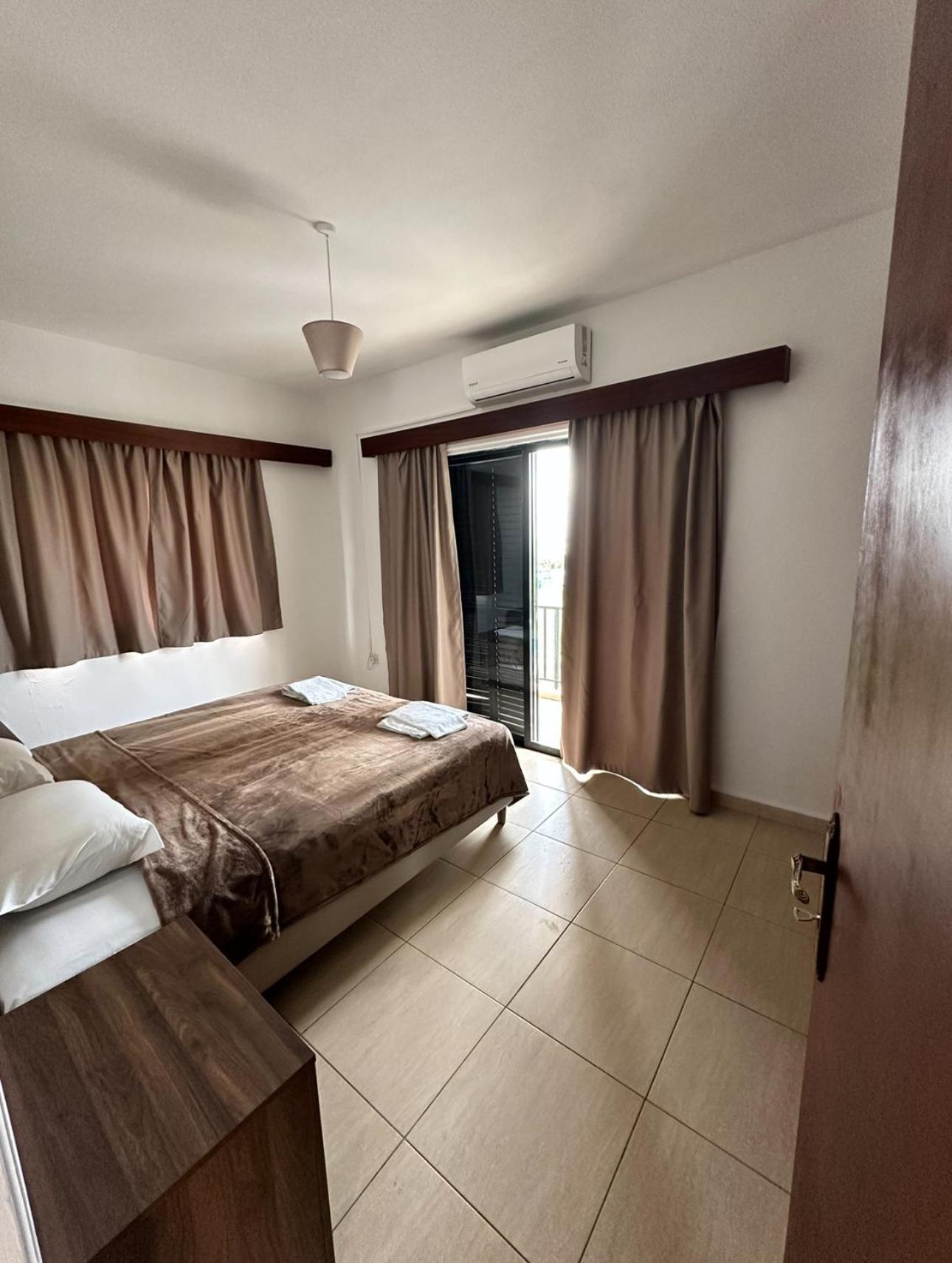 One-Bedroom Apartment Inland View