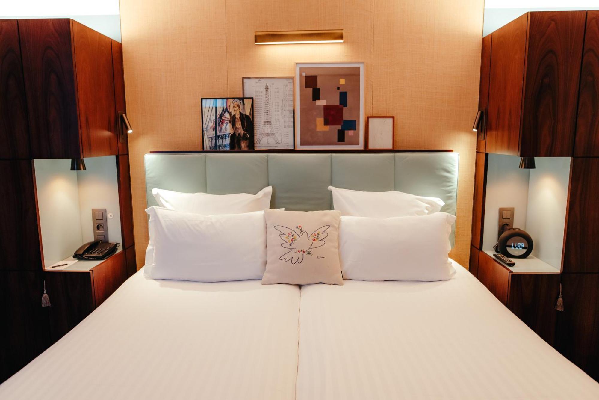 Deluxe Twin Room Pool Access