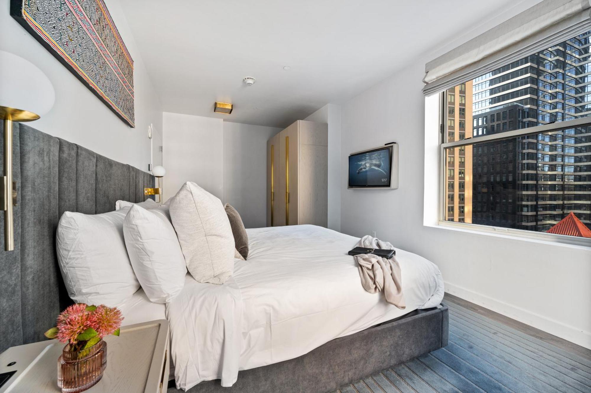Luxury One Bedroom Apartment,1637798828:JPEG