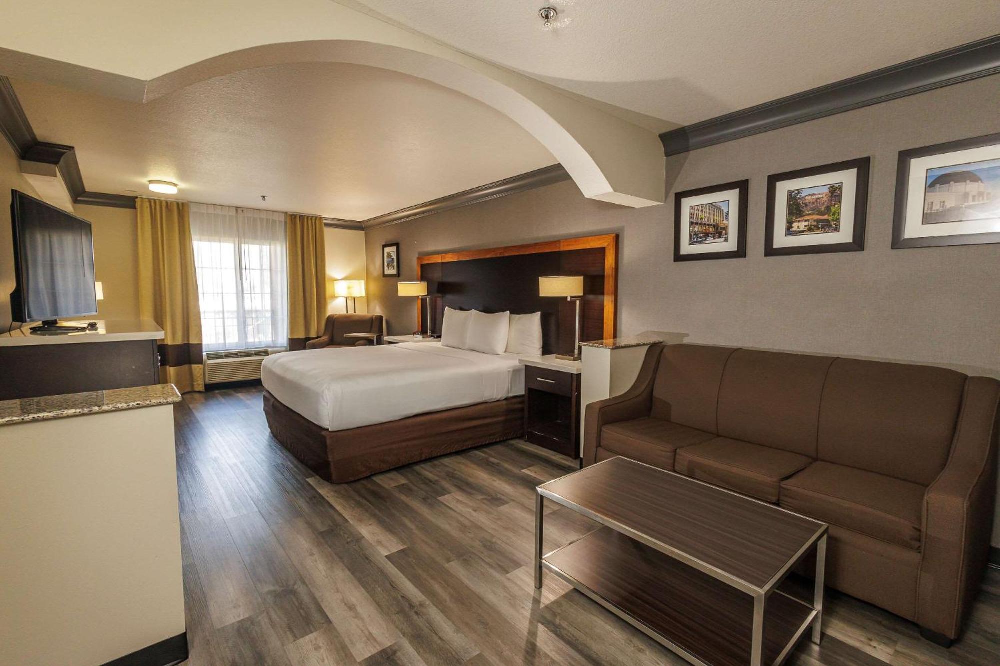 Deluxe Suite King Room