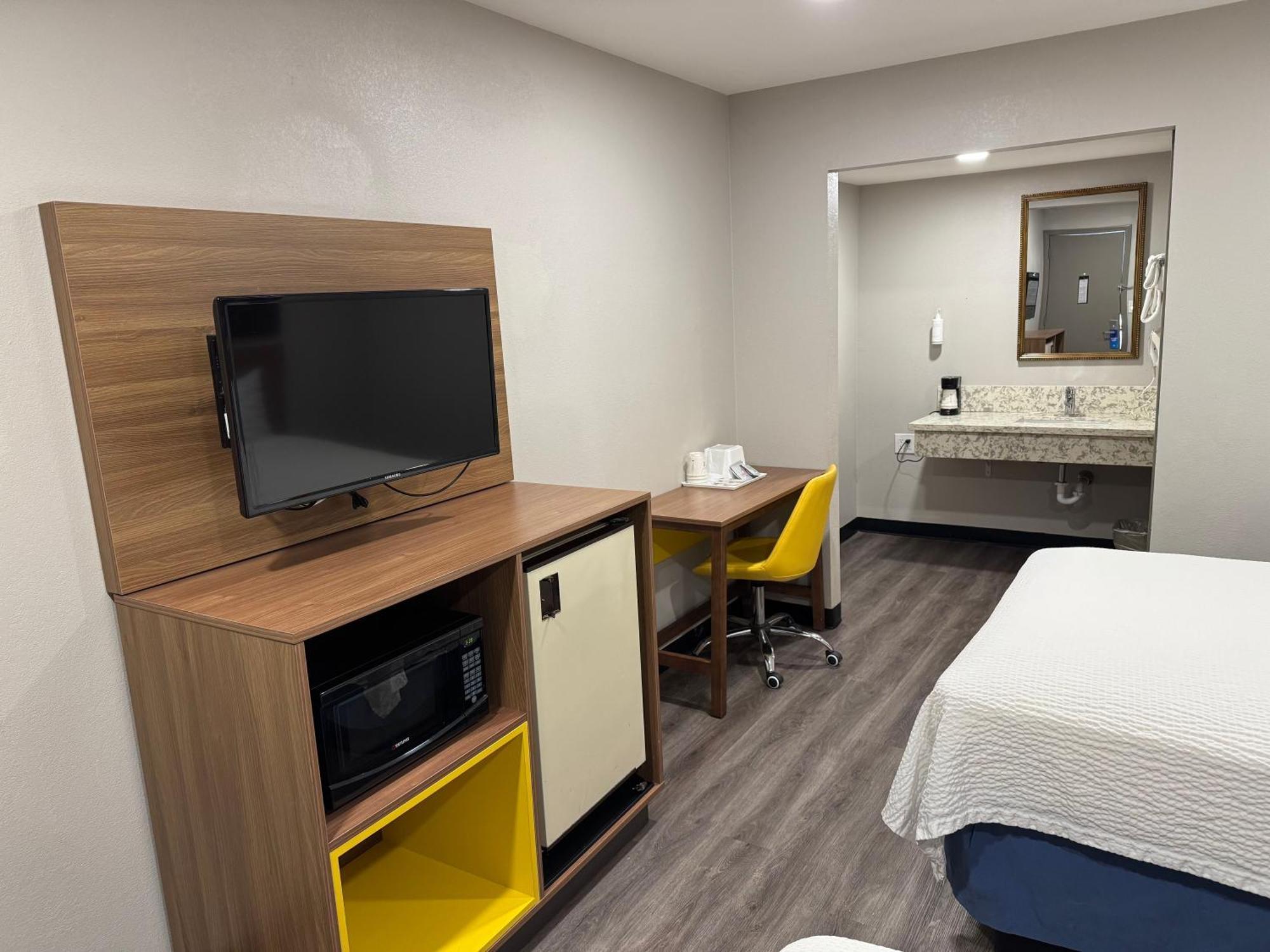 Double Room Two Double Beds Non-Smoking