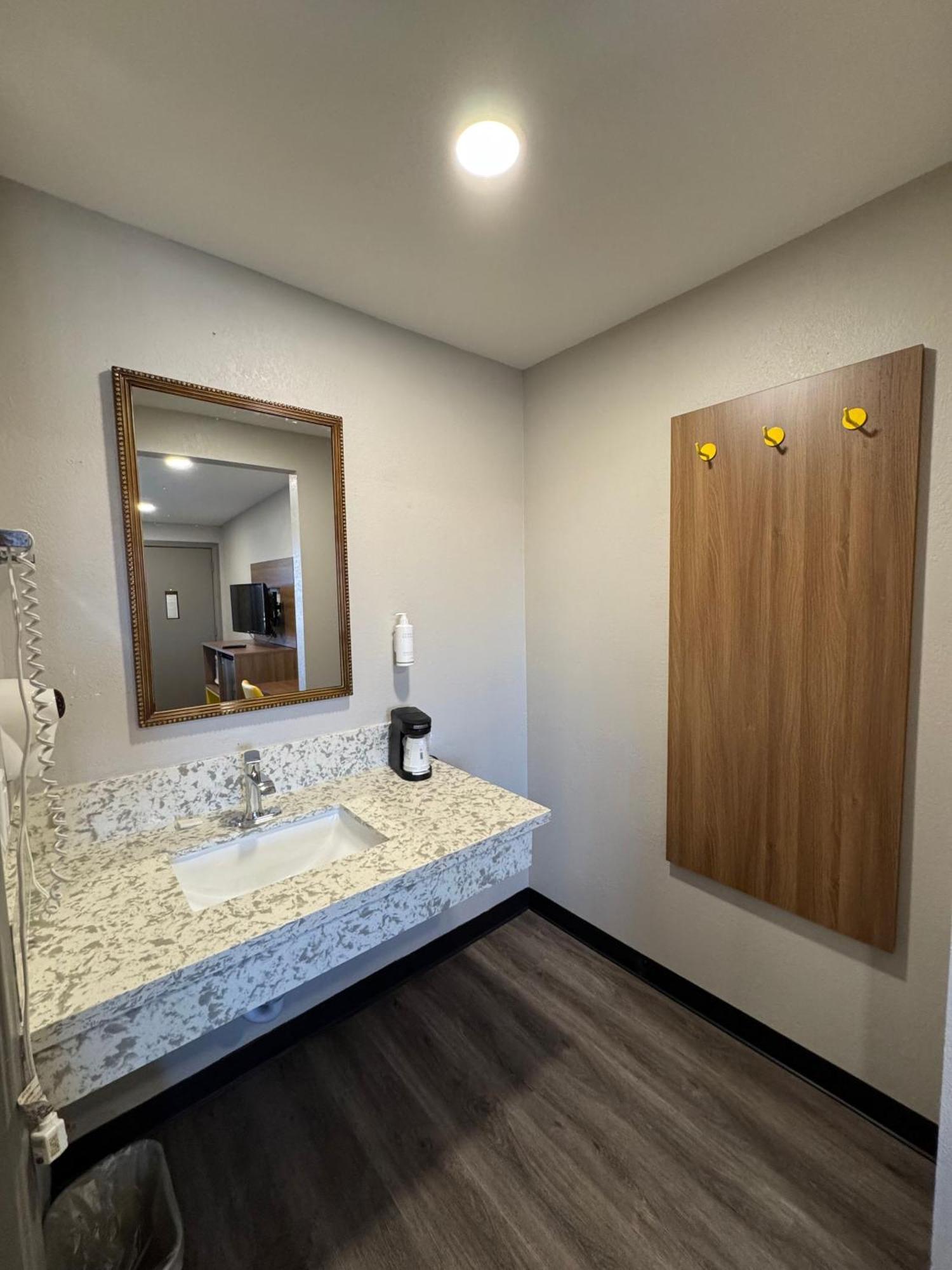 Queen Room Disability Access or Non-Smoking