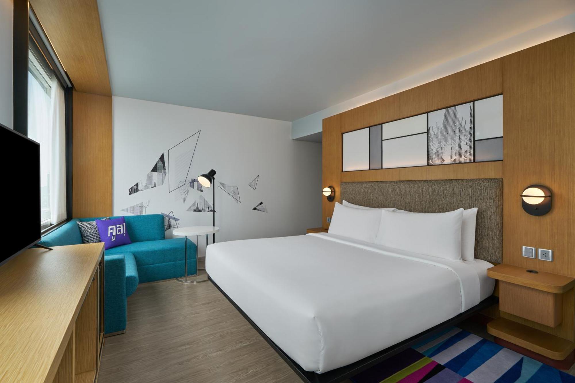 Breezy King Room with City View - High Floor