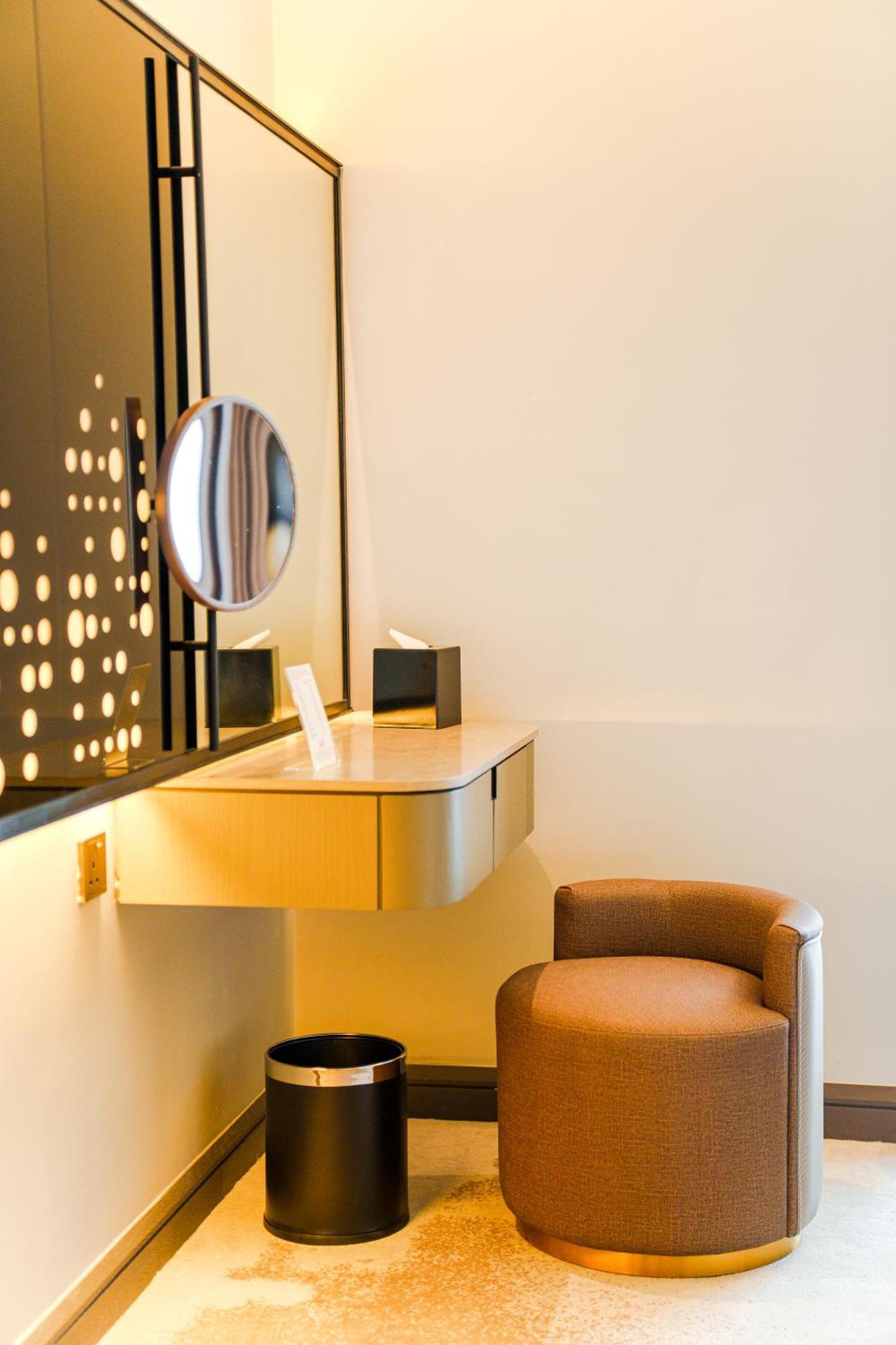 Junior Superior King Room