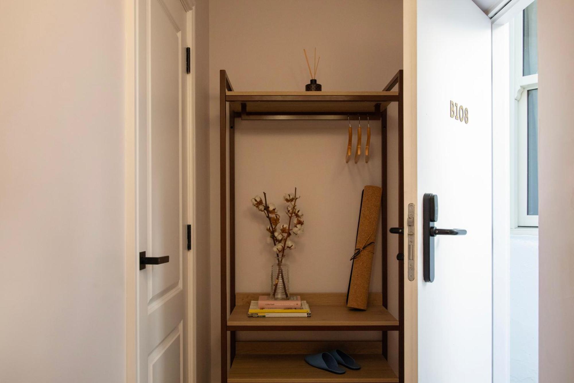 Original Studio Lower Ground Kitchenette