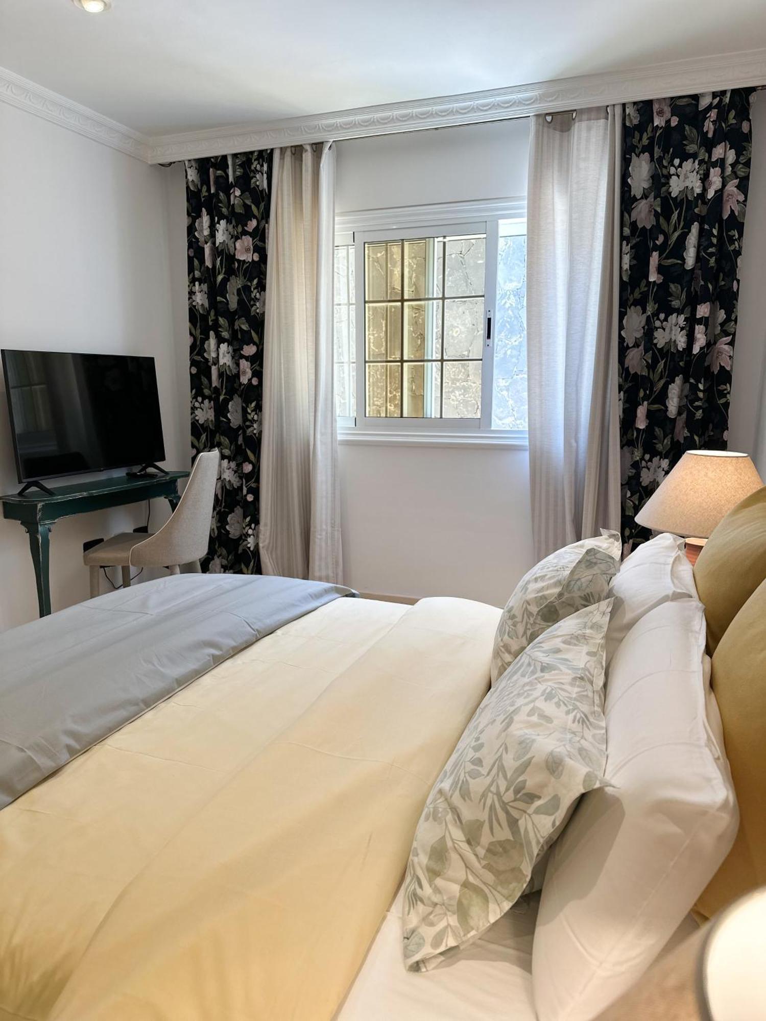 Double Room Private Bathroom