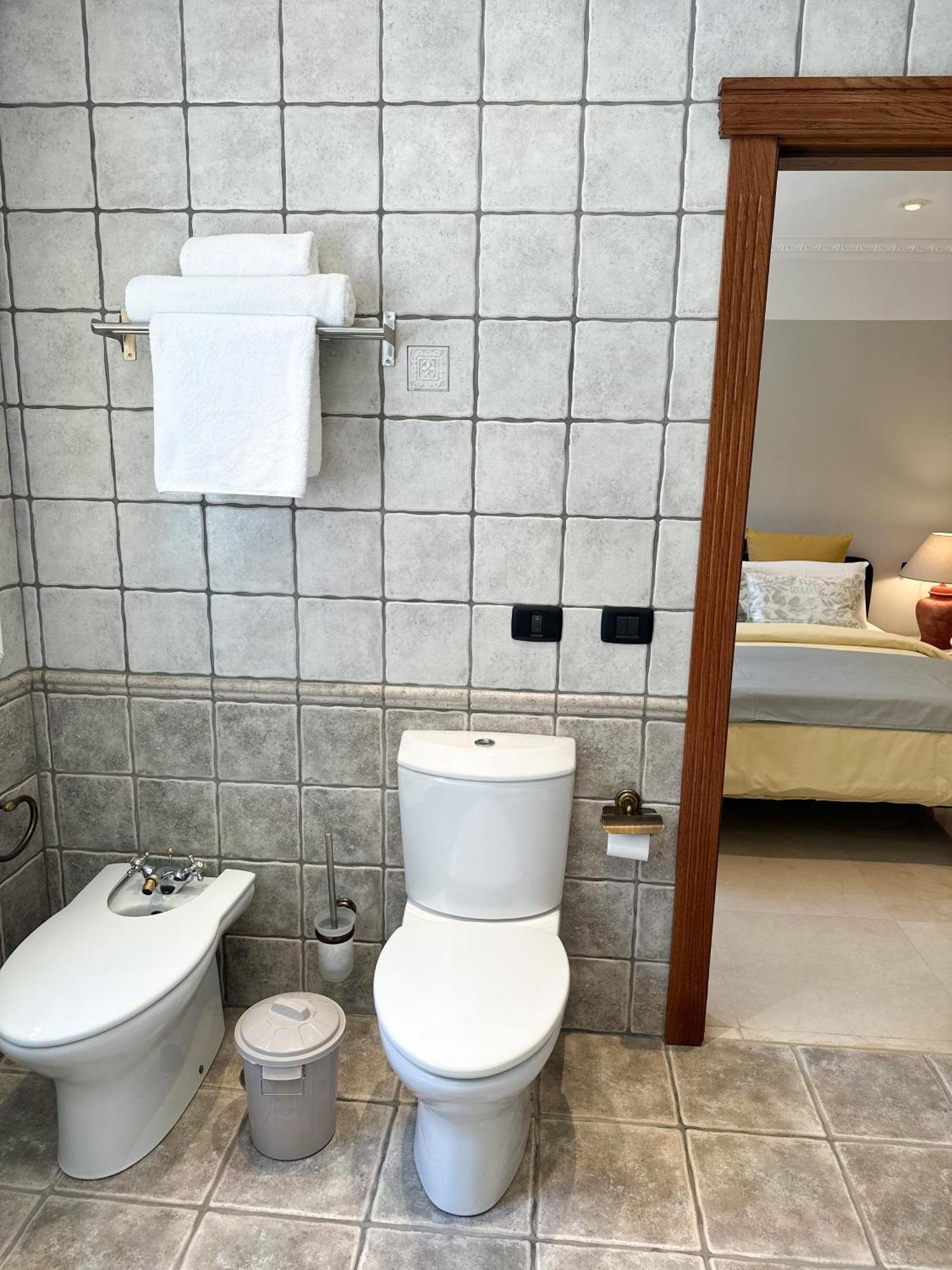 Double Room Private Bathroom