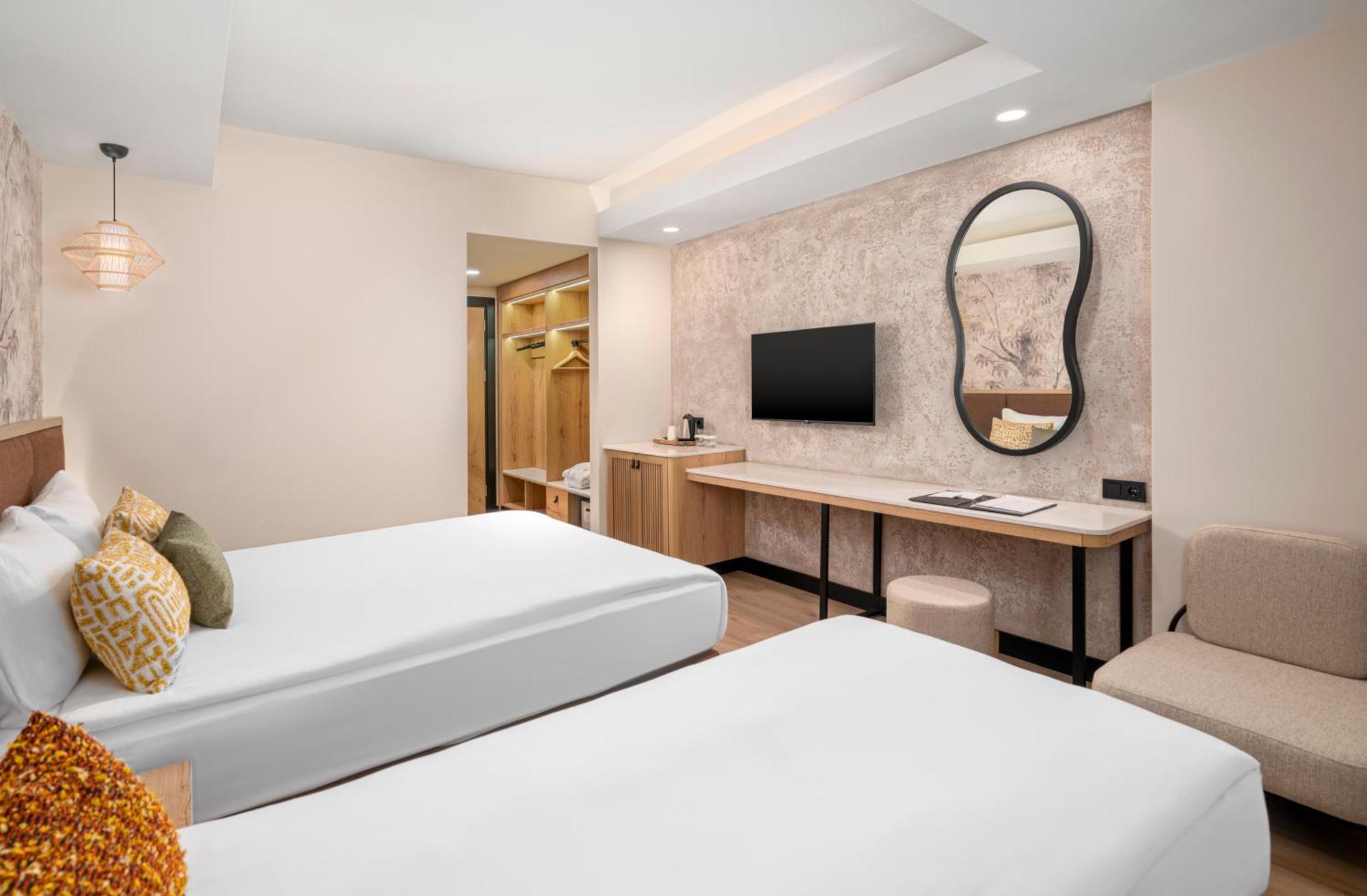 Chambre Double - Vue sur Piscine
