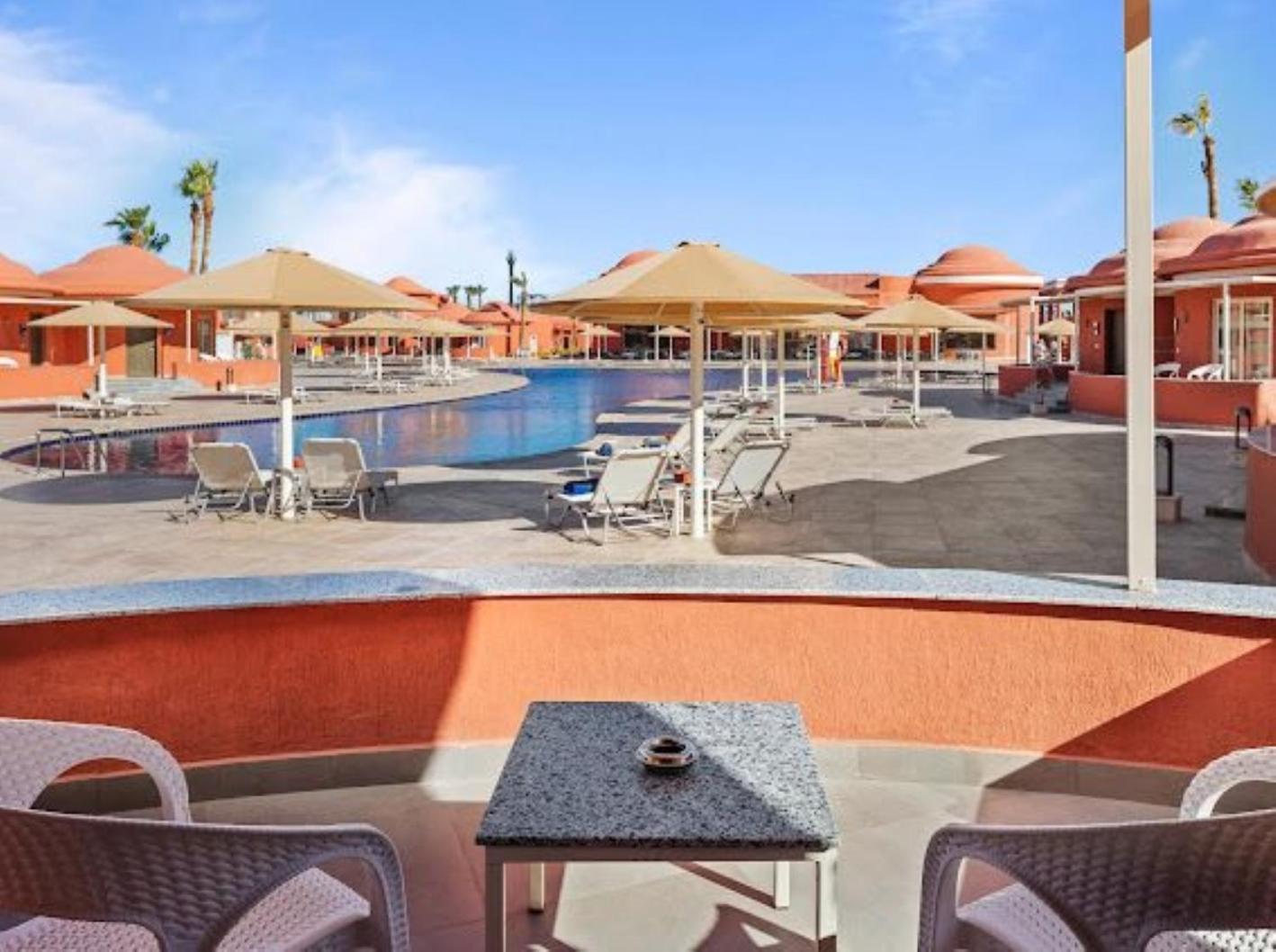 Deluxe Room Pool view