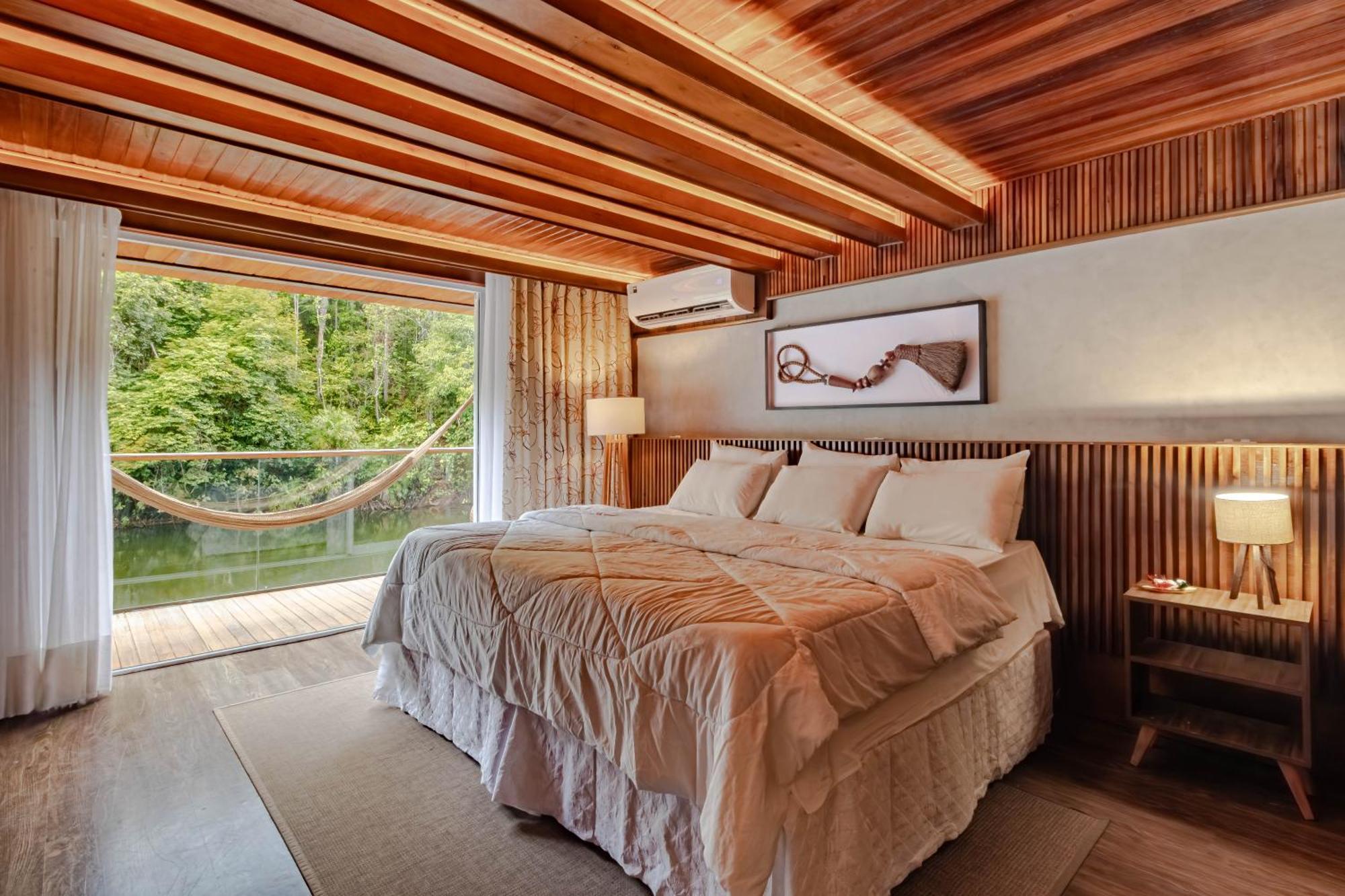 Deluxe King Suite