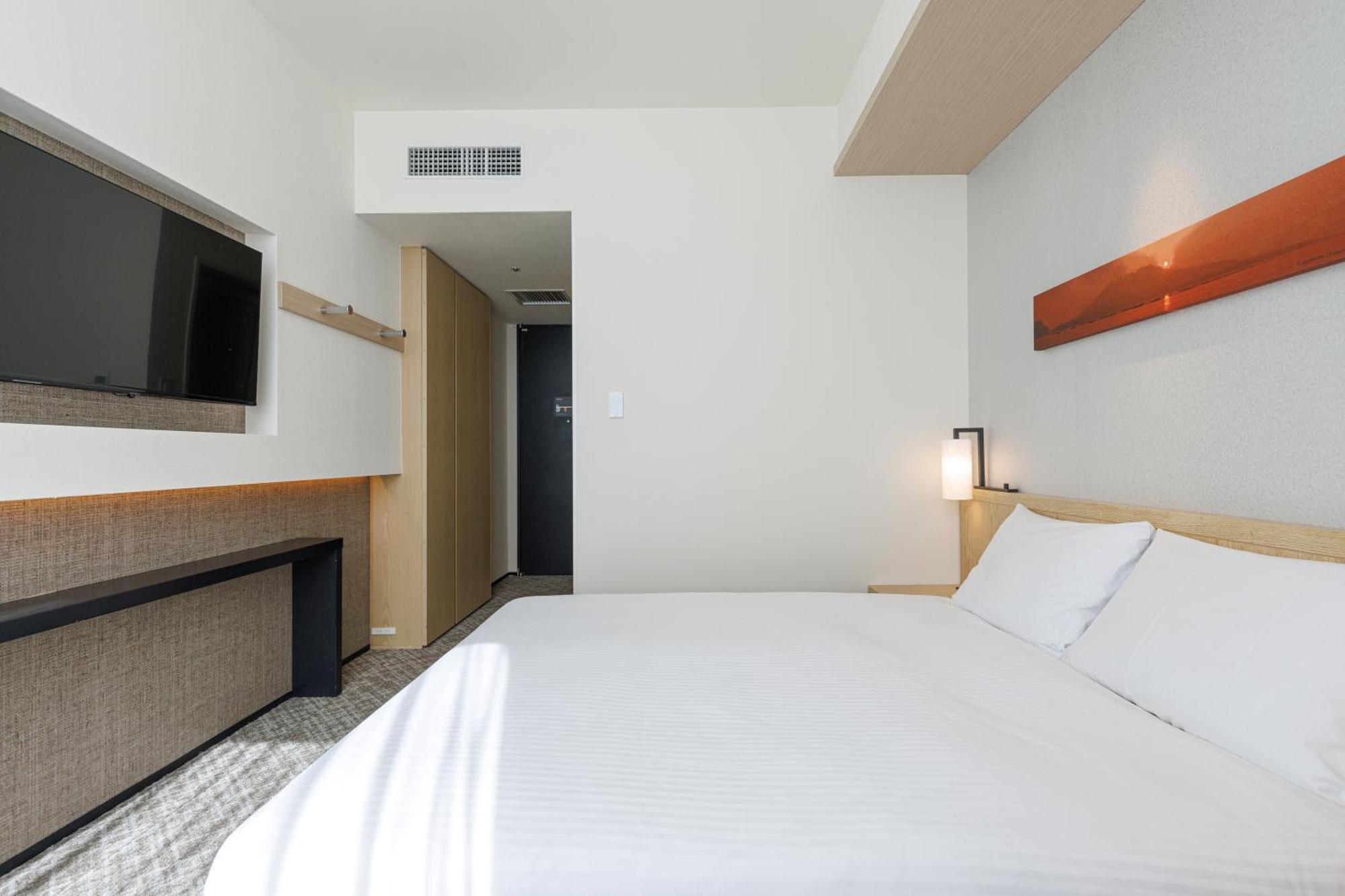 Standard Double Room Queen Bed Non-Smoking