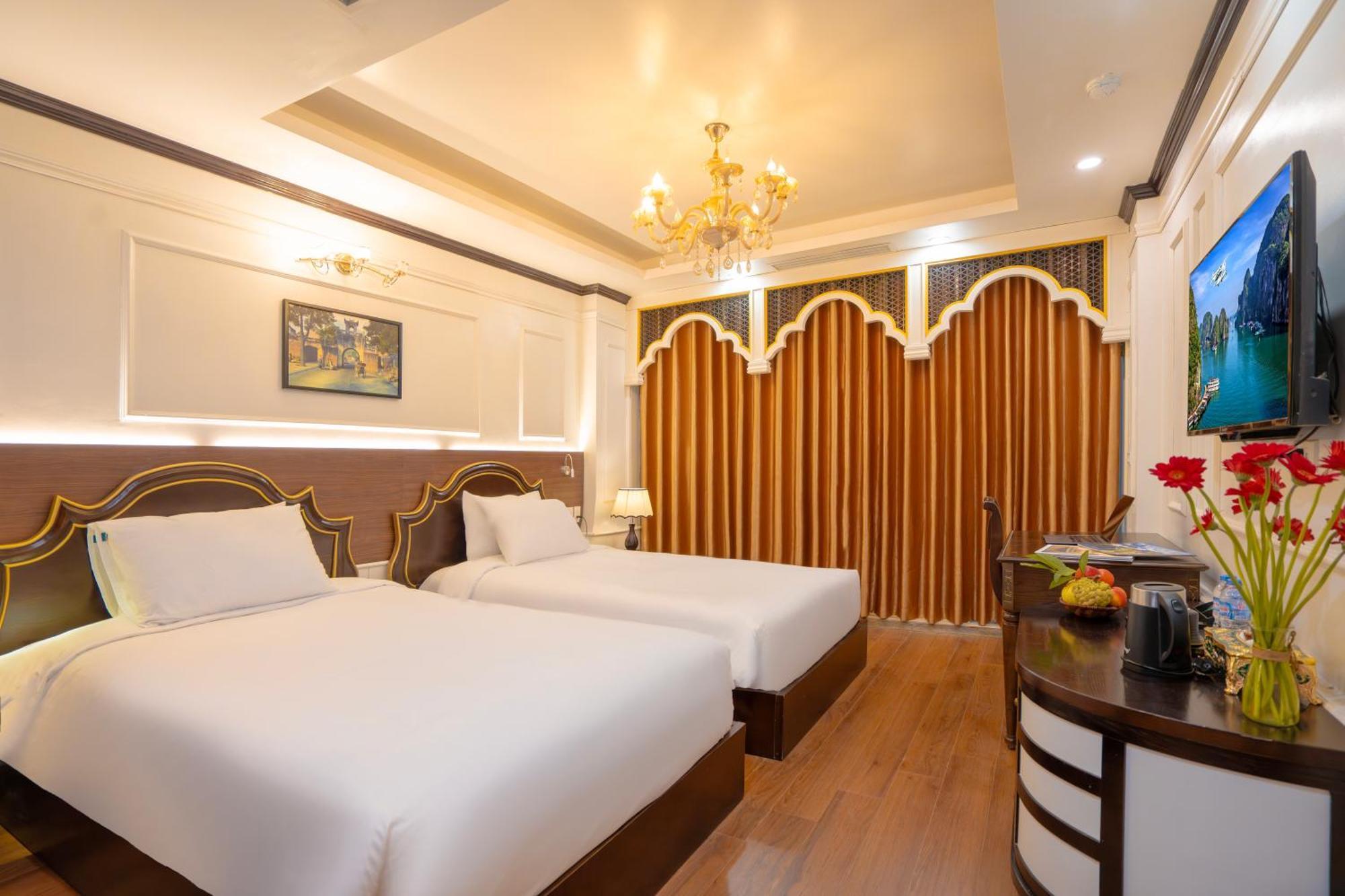 Deluxe Double or Twin Room Window