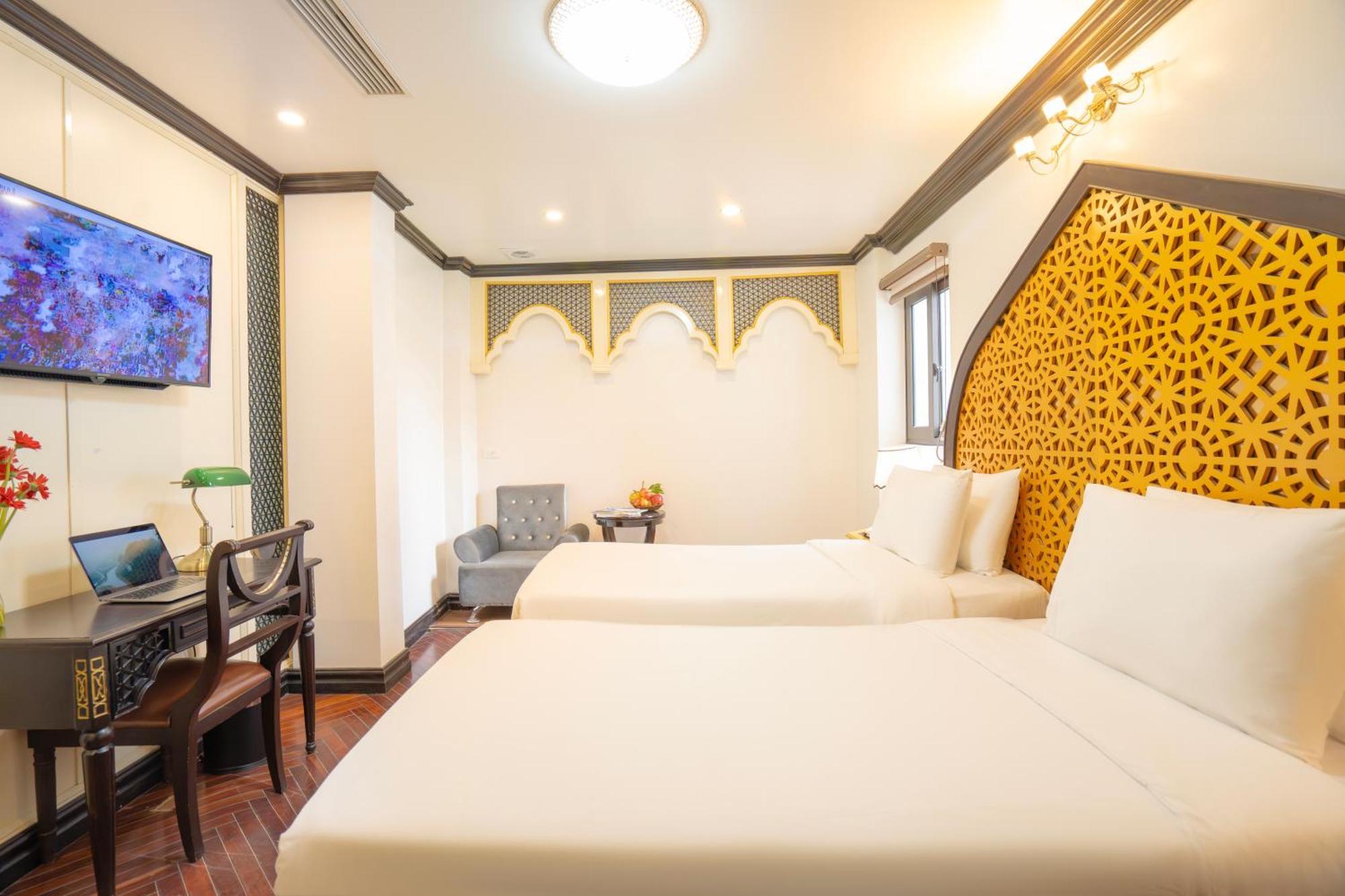 Deluxe Double or Twin Room Window
