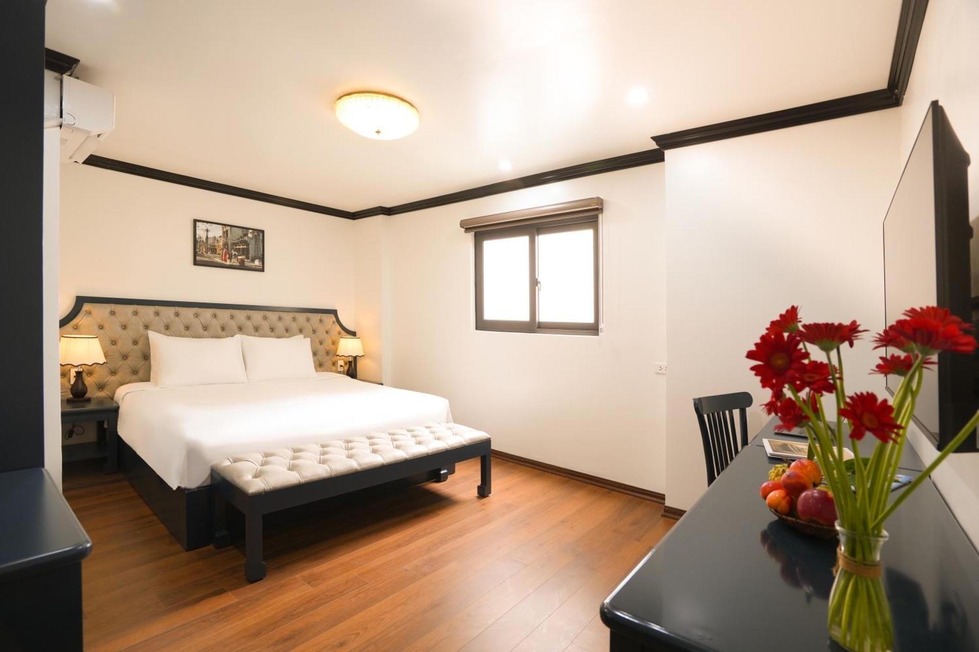 Deluxe Double or Twin Room Window