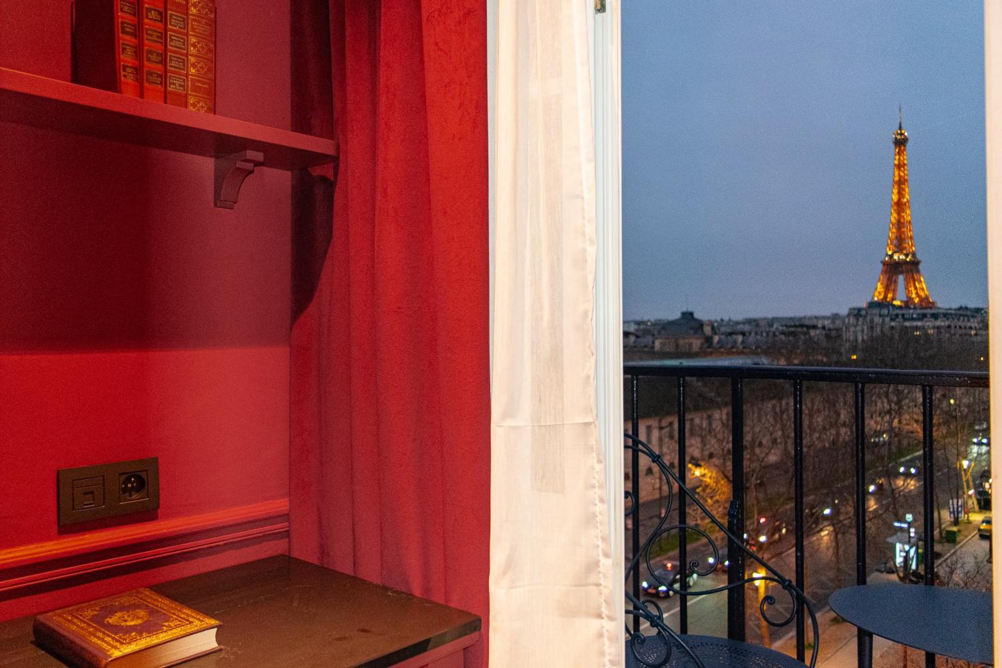 Chambre Premium vue Tour Eiffel accès au spa offert