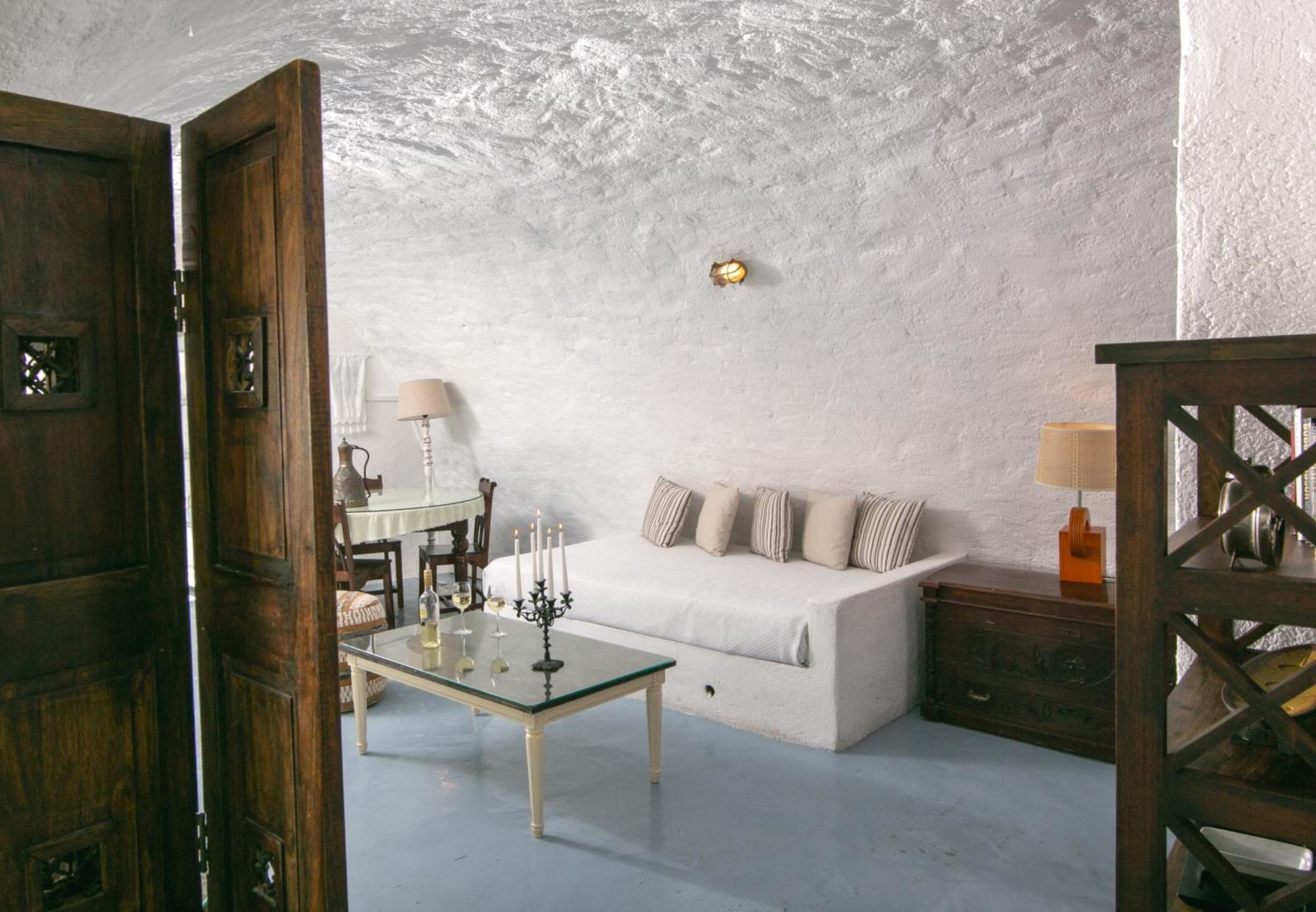 Premium Cave Suite Hot Tub & Caldera View