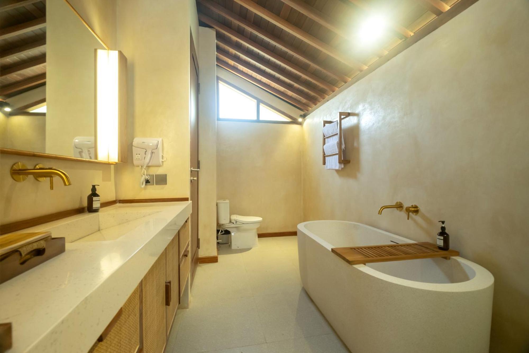 Suite Wooden House Bathtub Shuttle to Ubud Central