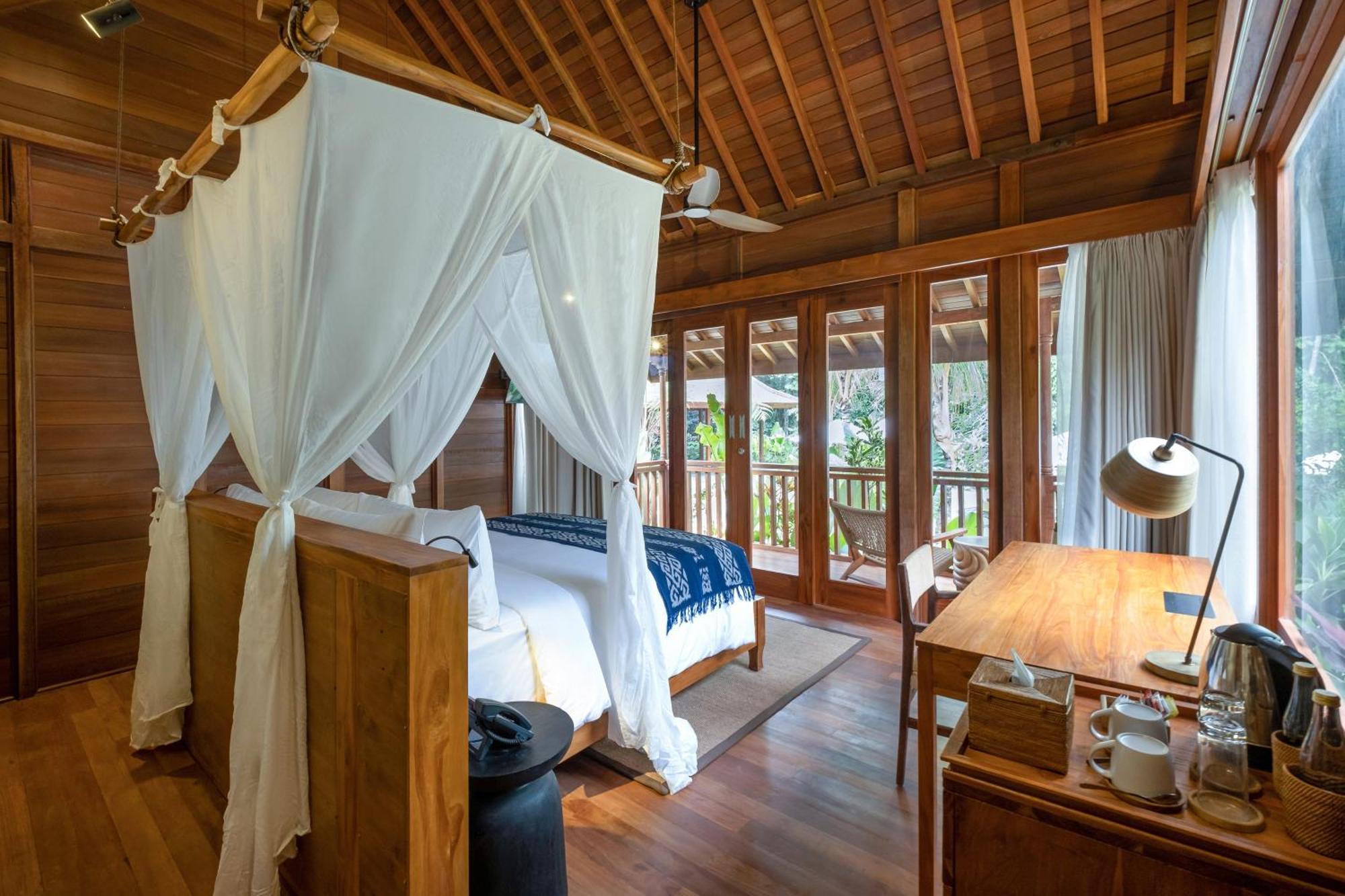 Suite Wooden House Bathtub Shuttle to Ubud Central