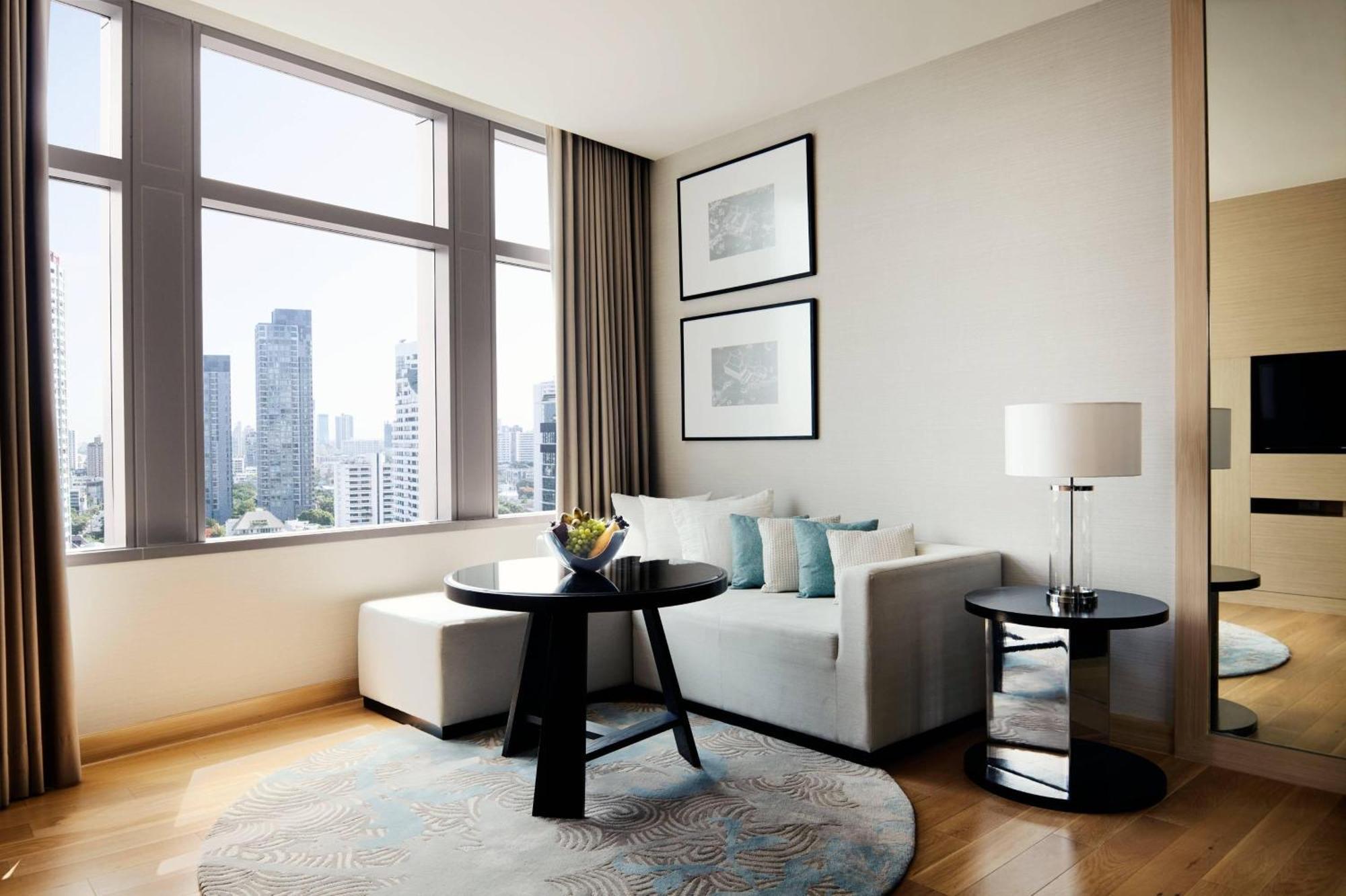 Executive King Suite Executive Lounge Access