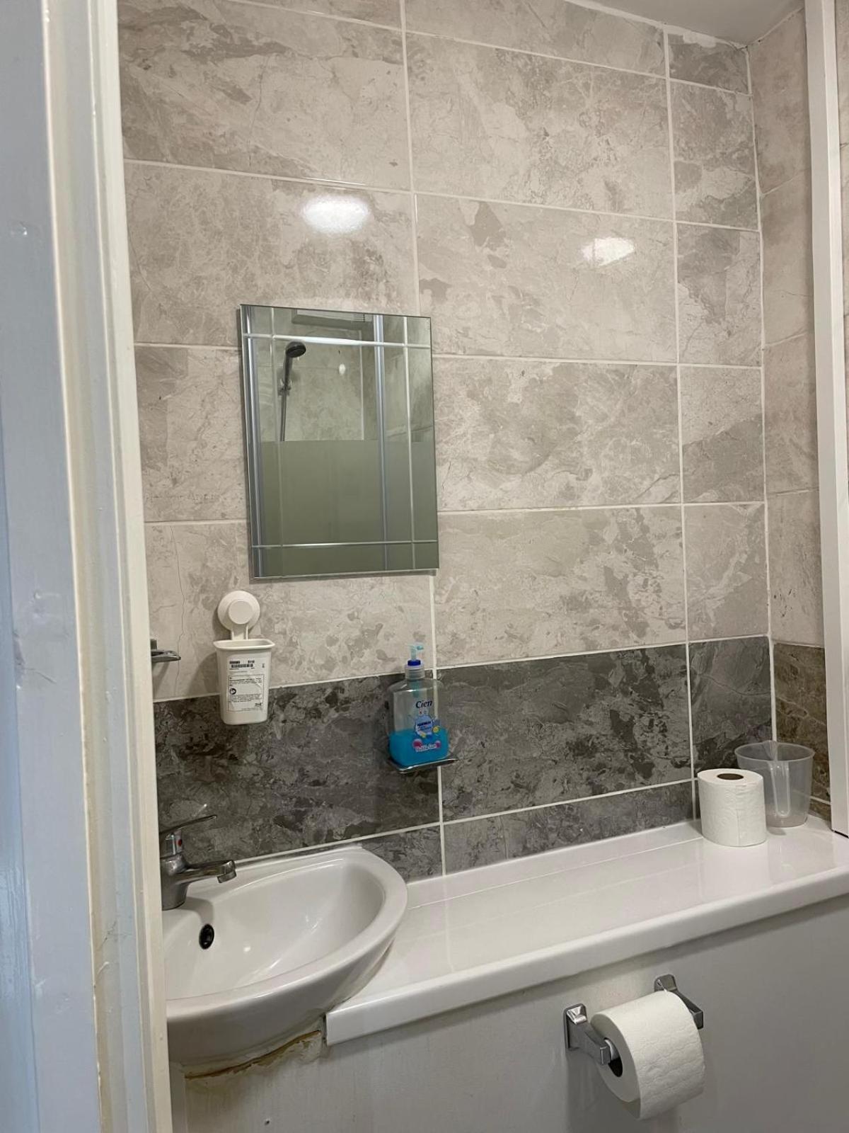 Single Room Private Bathroom