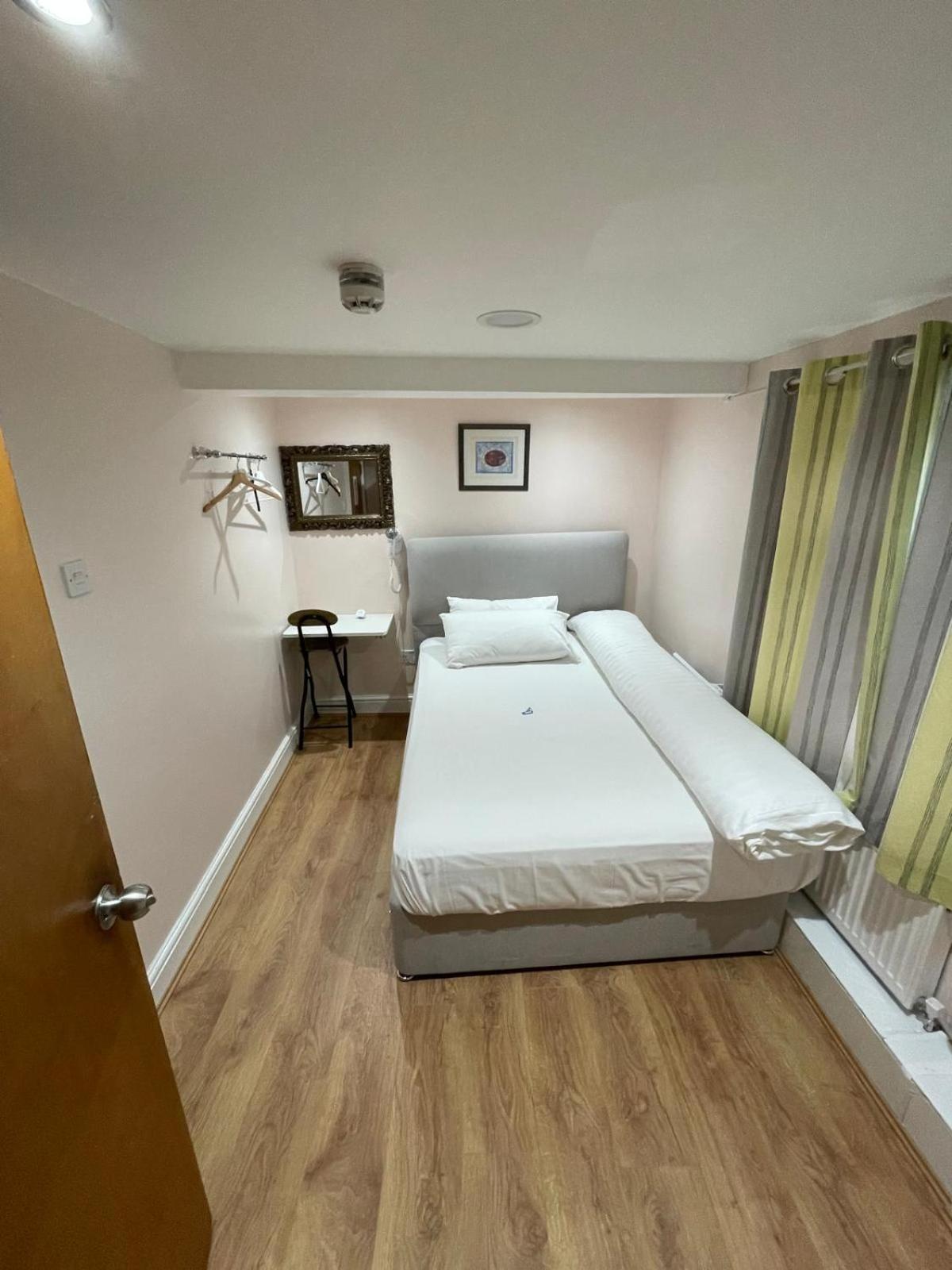 Double Room Private Bathroom
