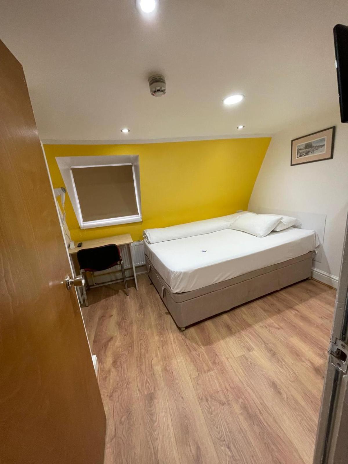 Double Room Private Bathroom