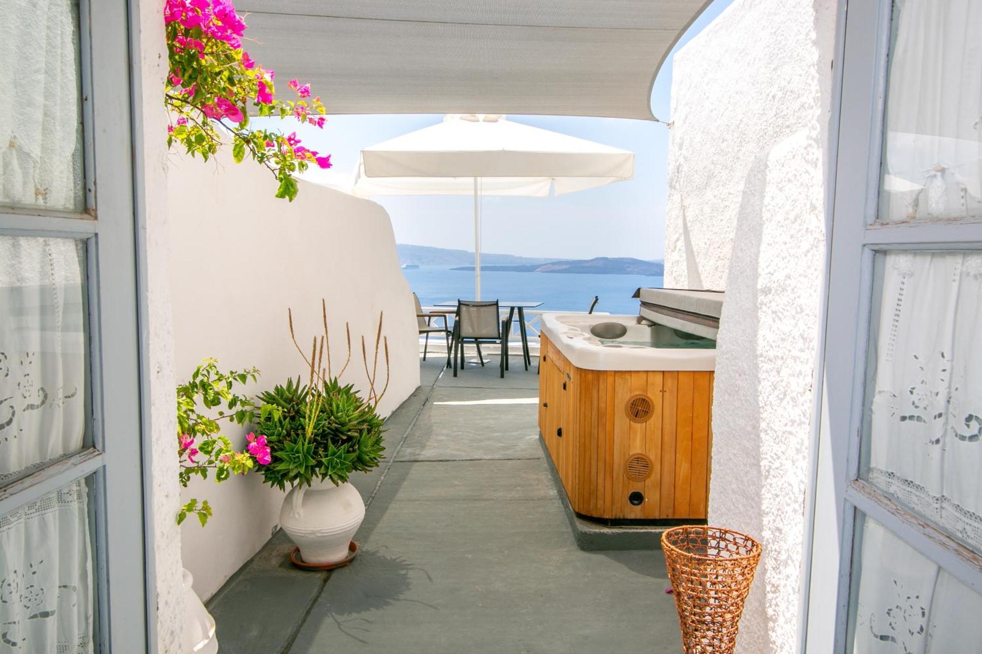 Premium Cave Suite Hot Tub & Caldera View