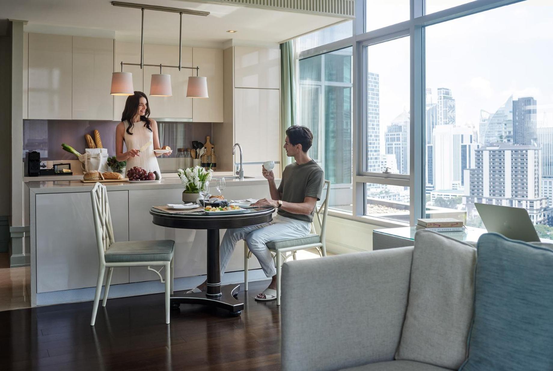 One-Bedroom Suite - Corner Room