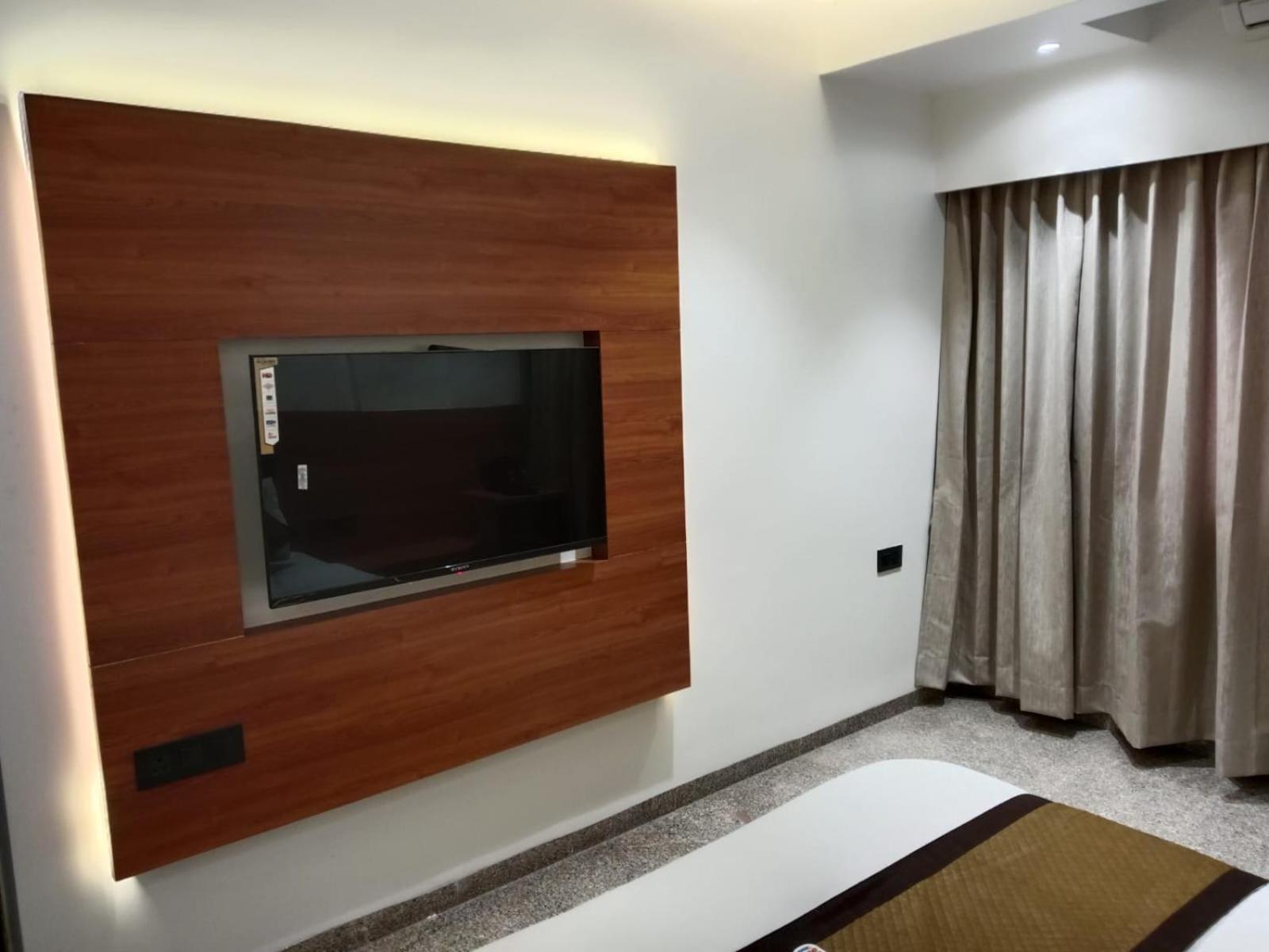 Triple Delight Room 2 mins walk from Sai Baba temple,1665421141:JPEG