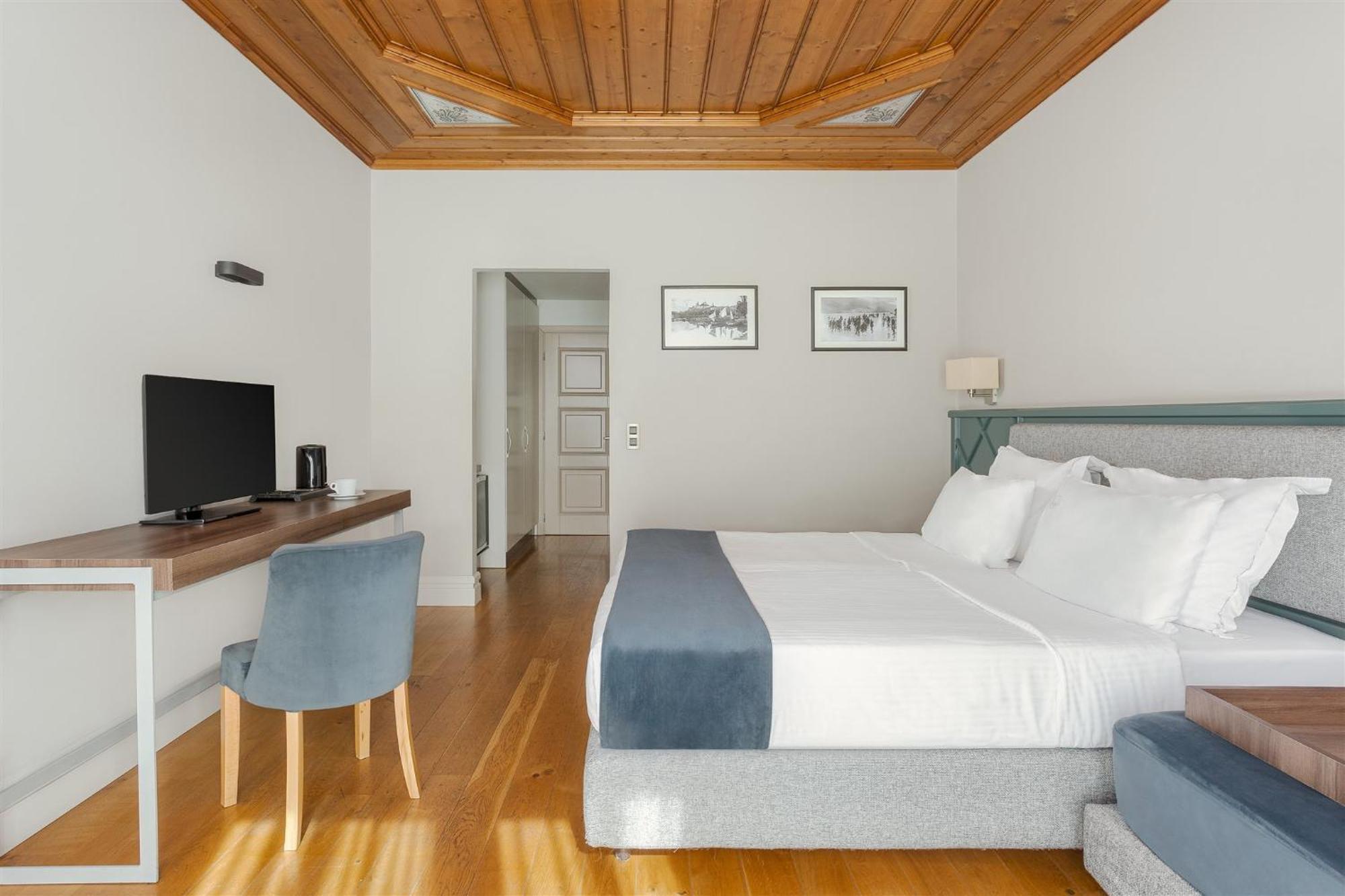 Standard Double or Twin Room Balcony