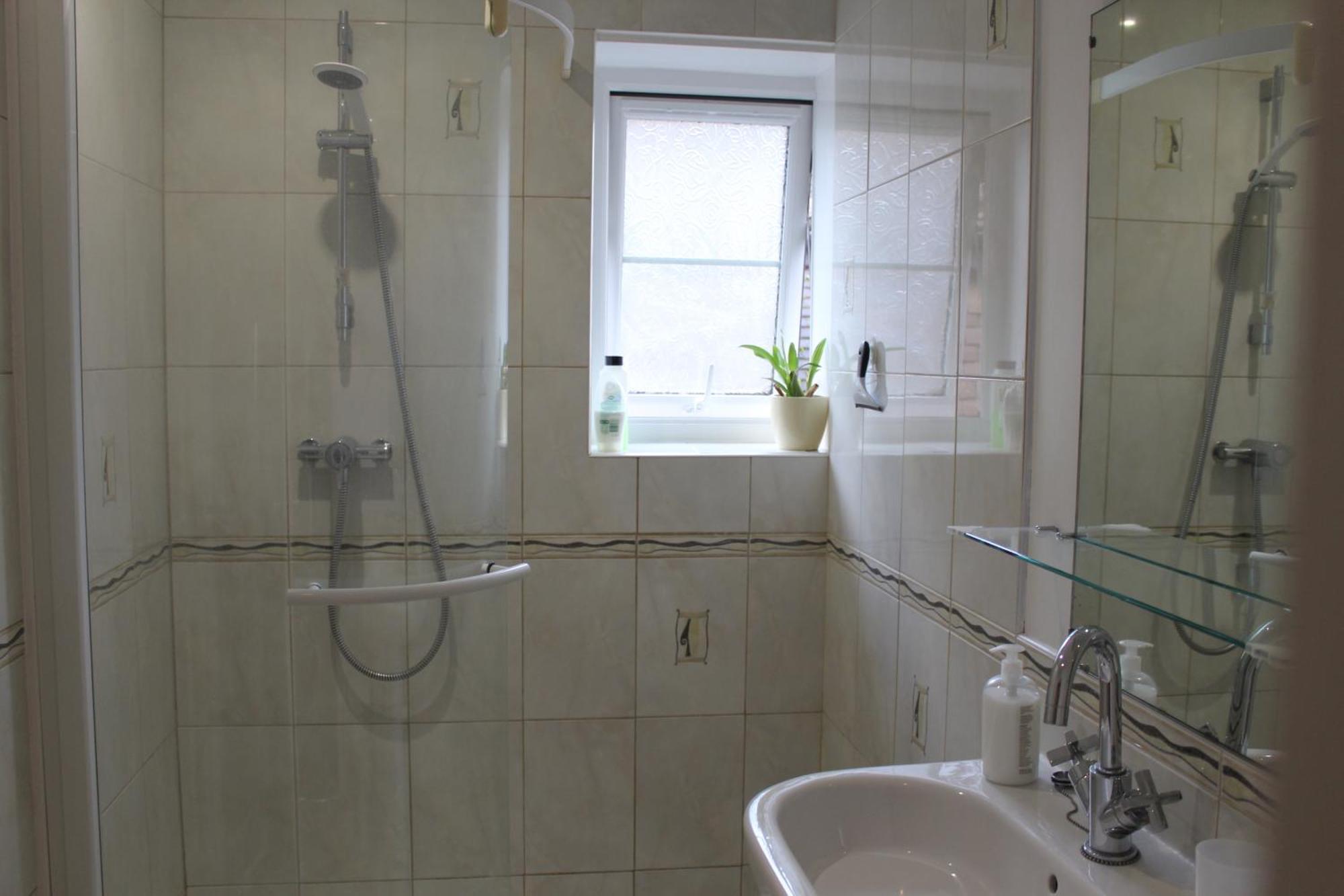 Quarto Duplo com Banheiro Privativo
