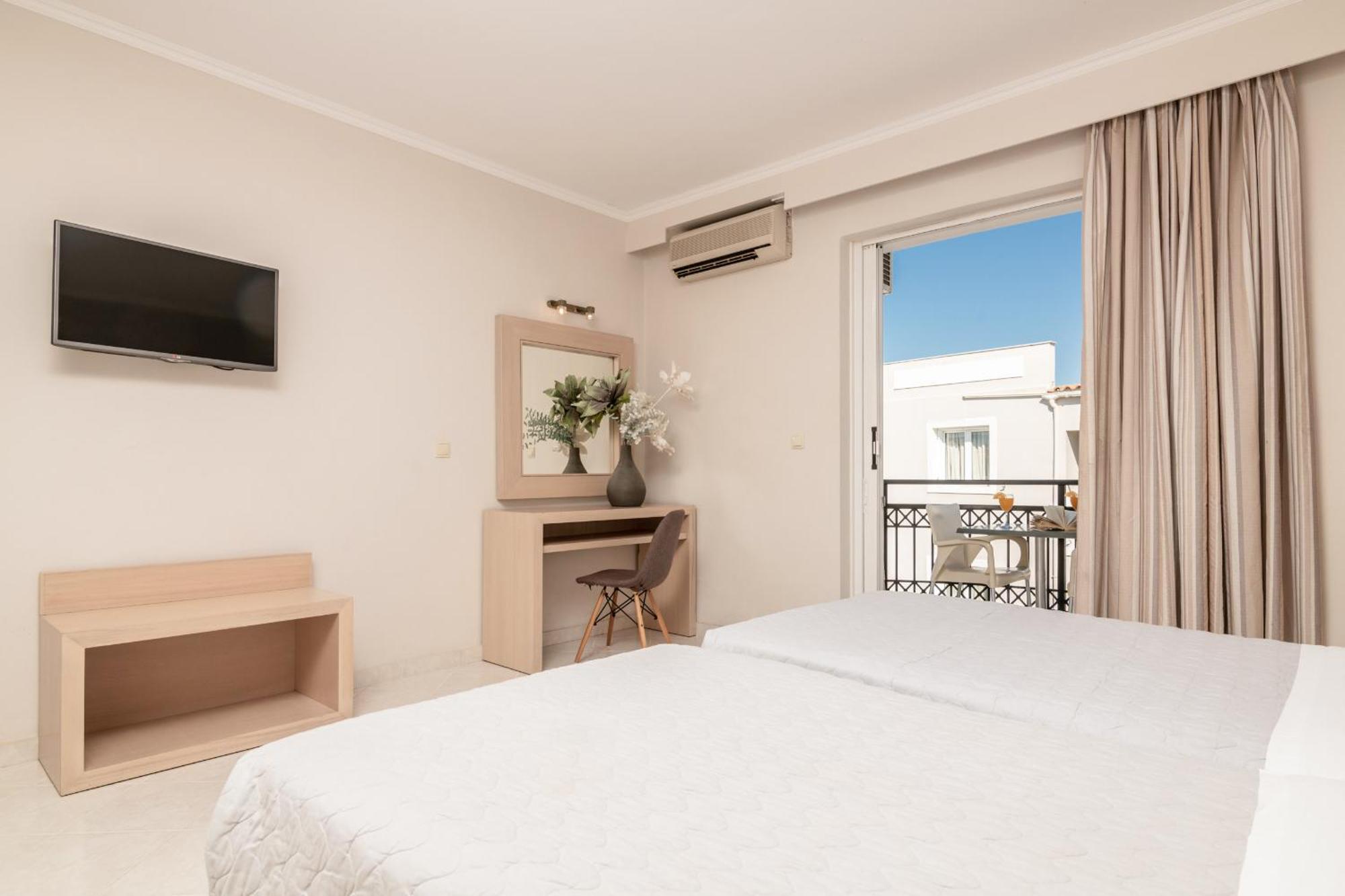 Standard Twin or Double Room Land View