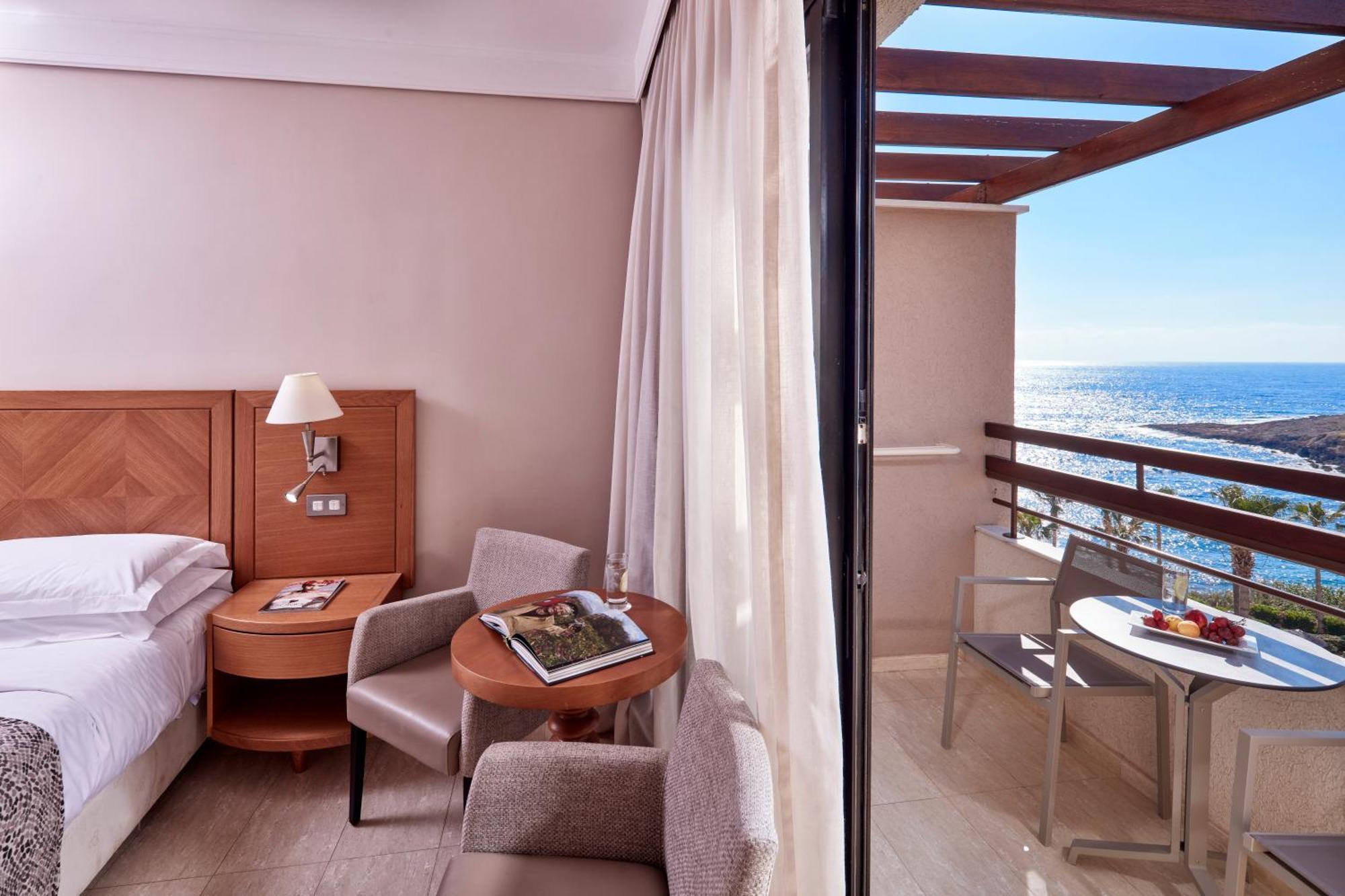 Twin or Double Room Side Sea View