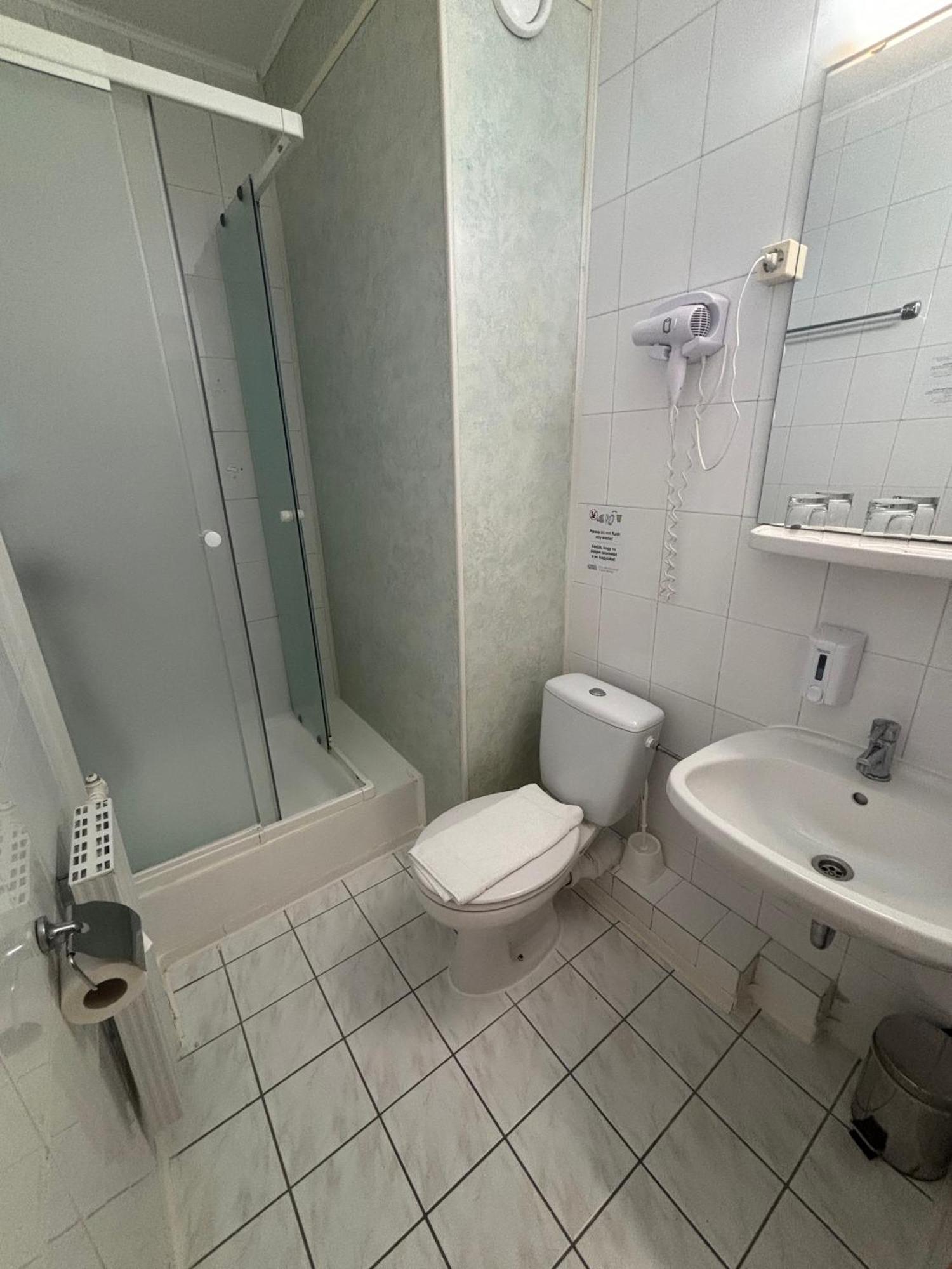 Standard Single Room