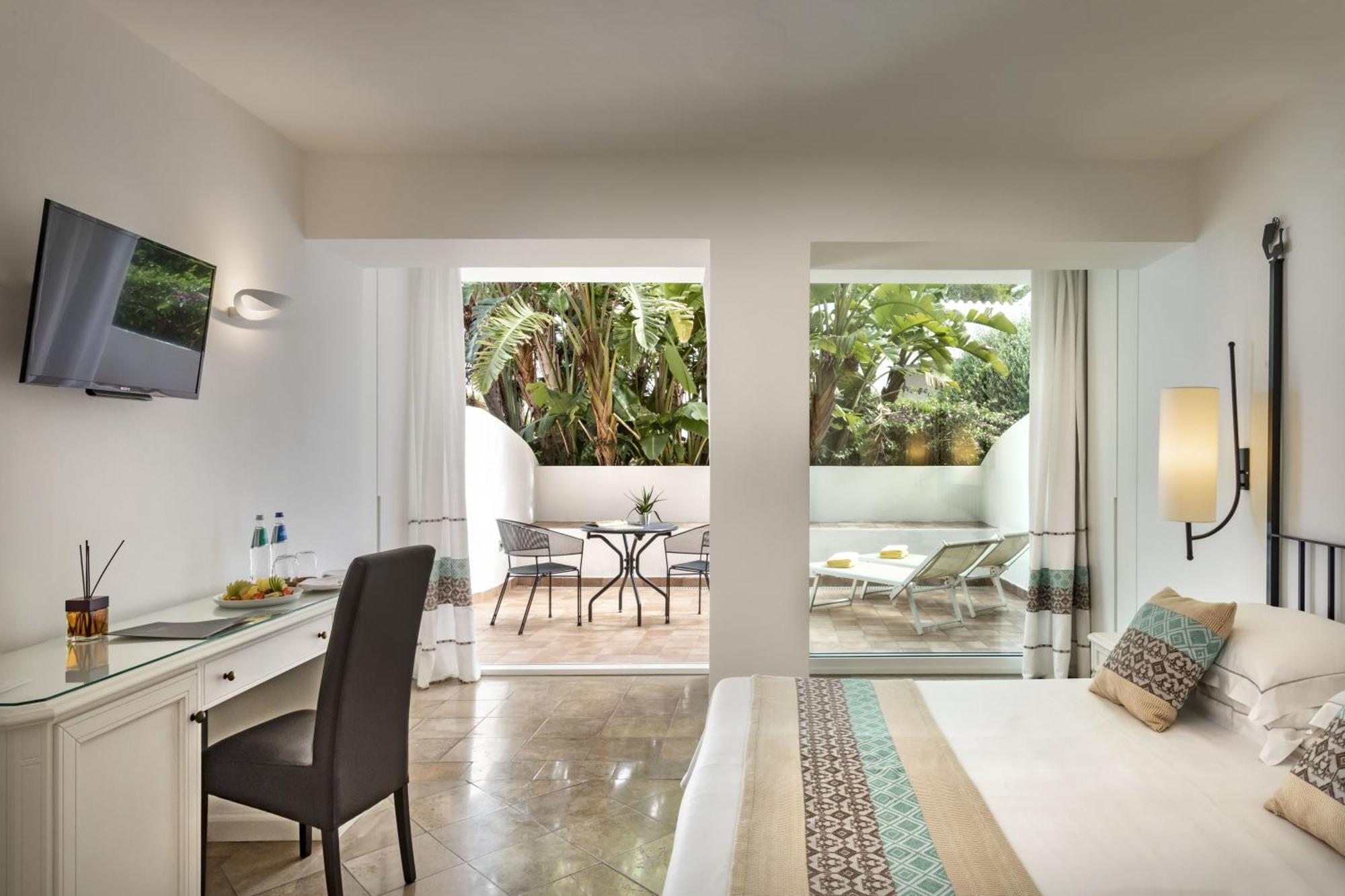 Double or Twin Room Garden View
