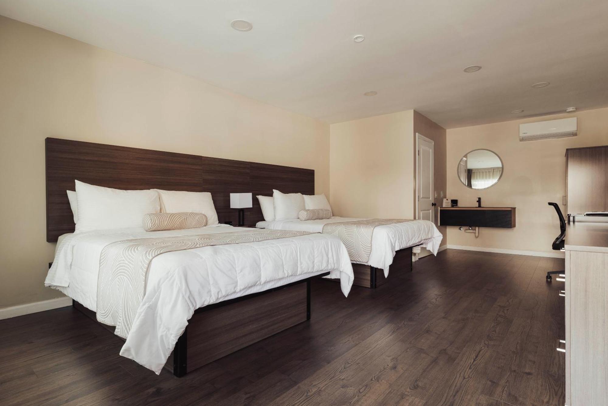 Signature Room 2 Queen Beds