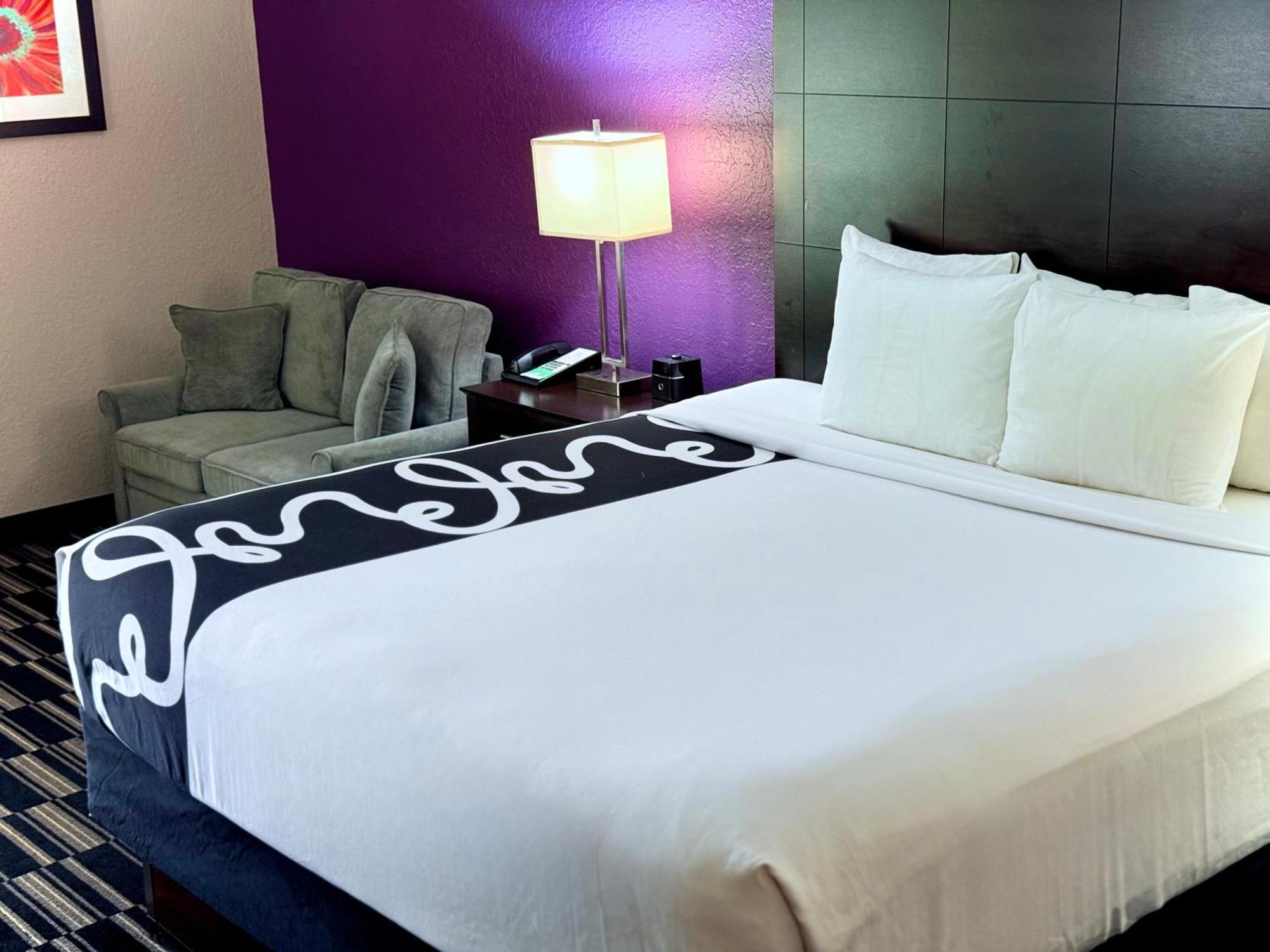 Executive King Room Sofa Bed