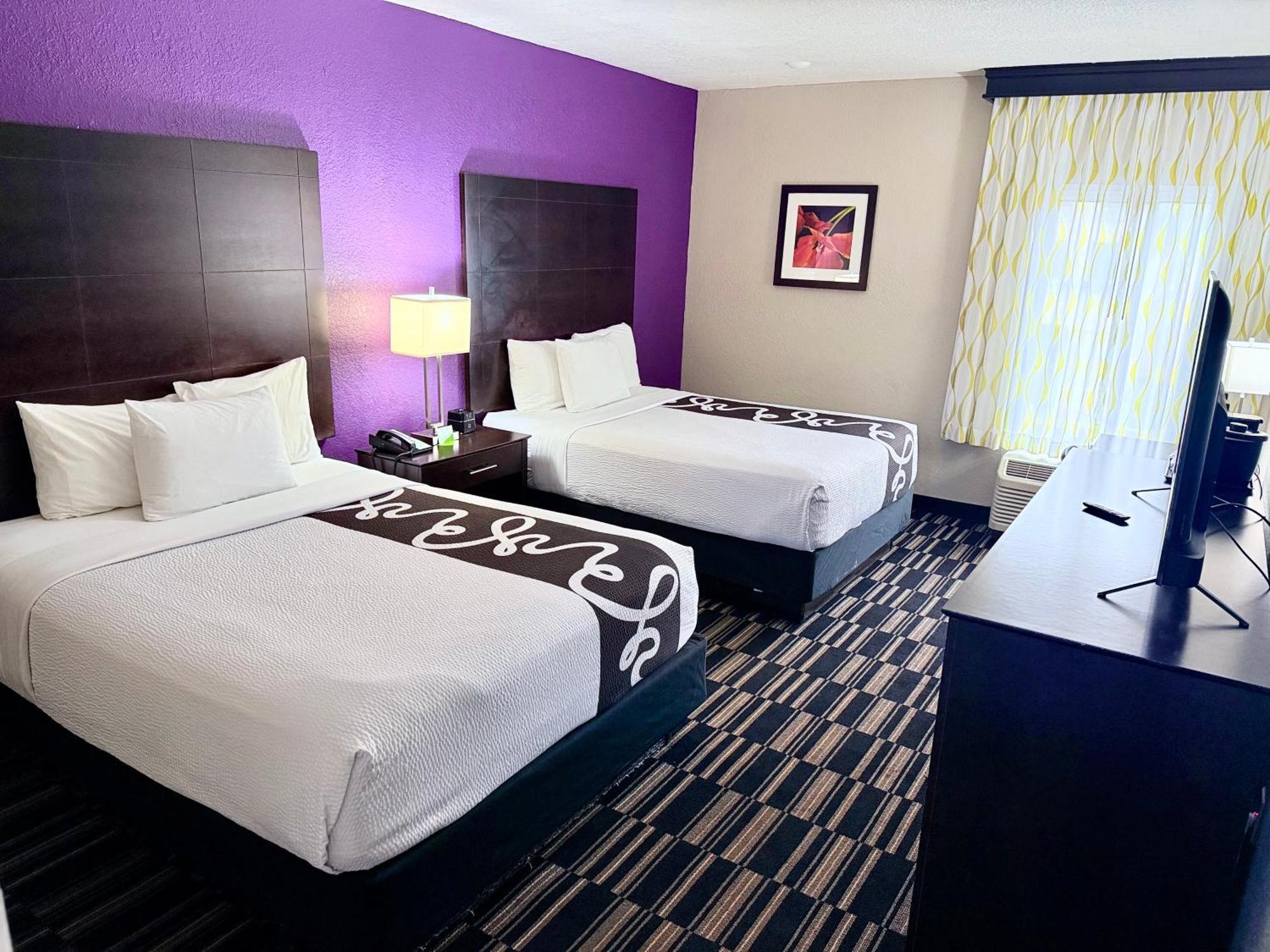 Queen Room Two Queen Beds