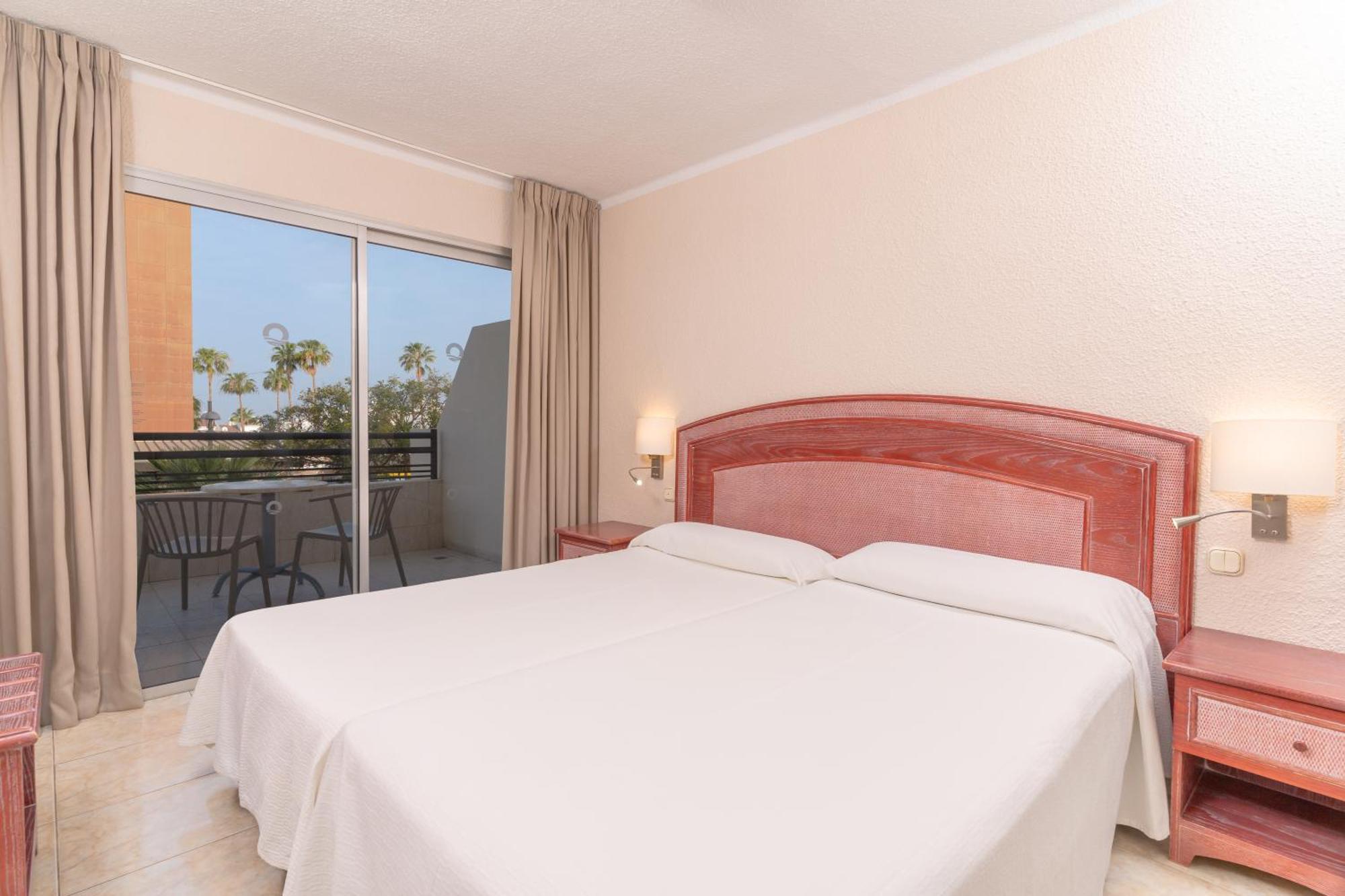 Two-Bedroom Apartment Economy - without views