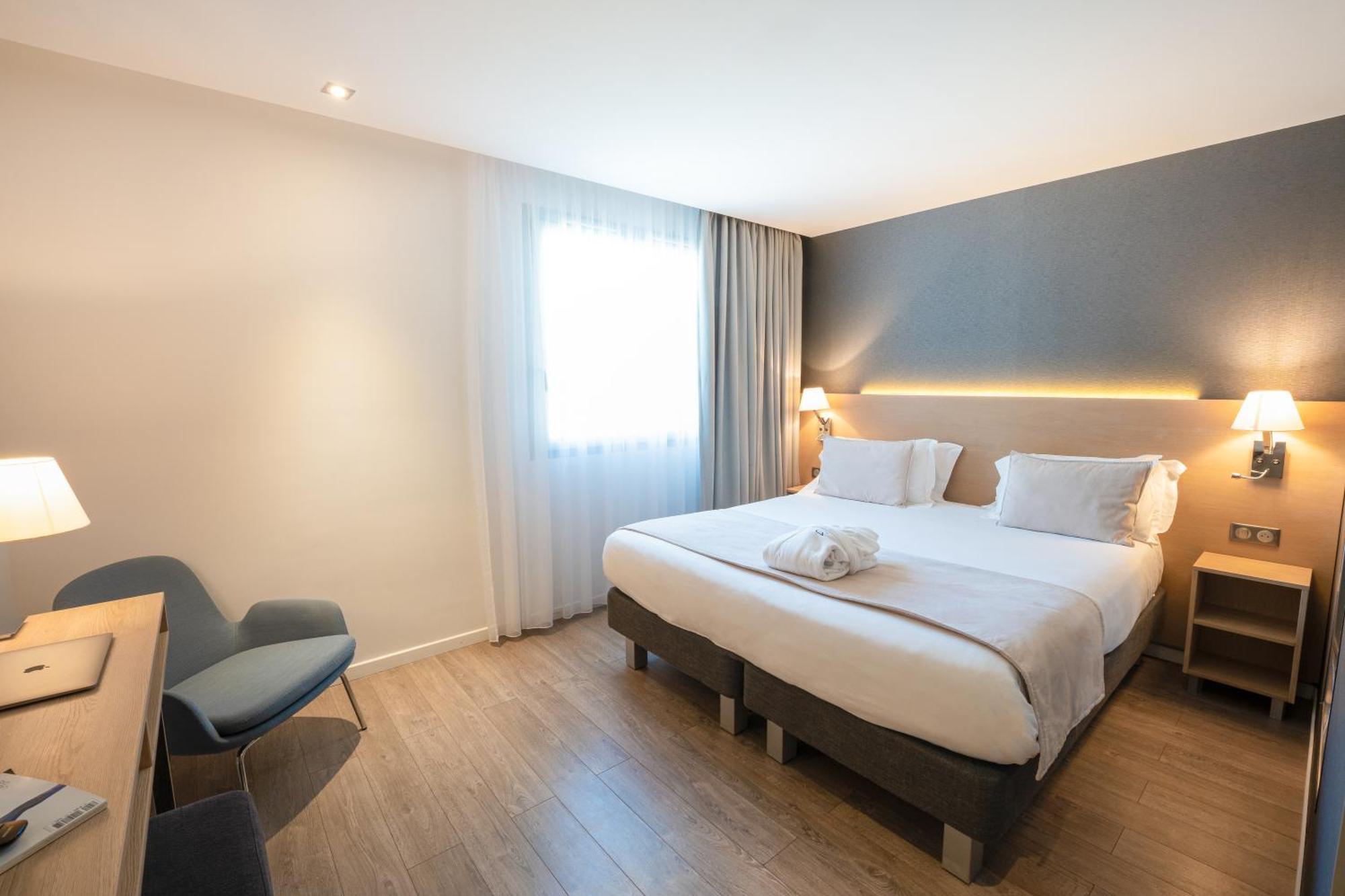 Standard Room King Bed