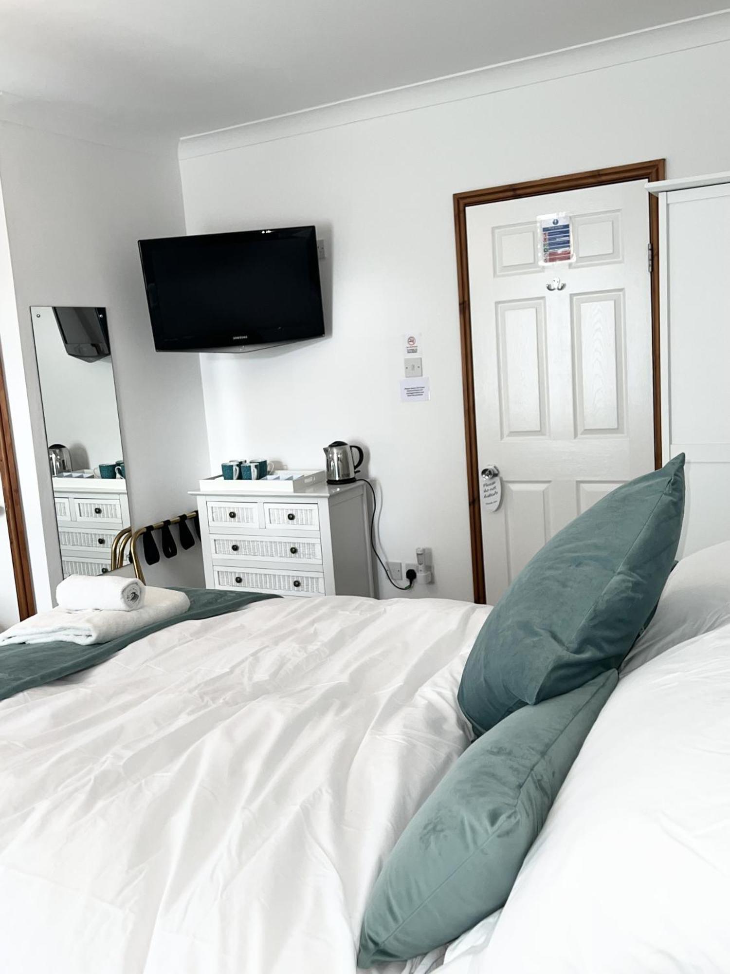Superior Quadruple Room,1642353357:JPEG