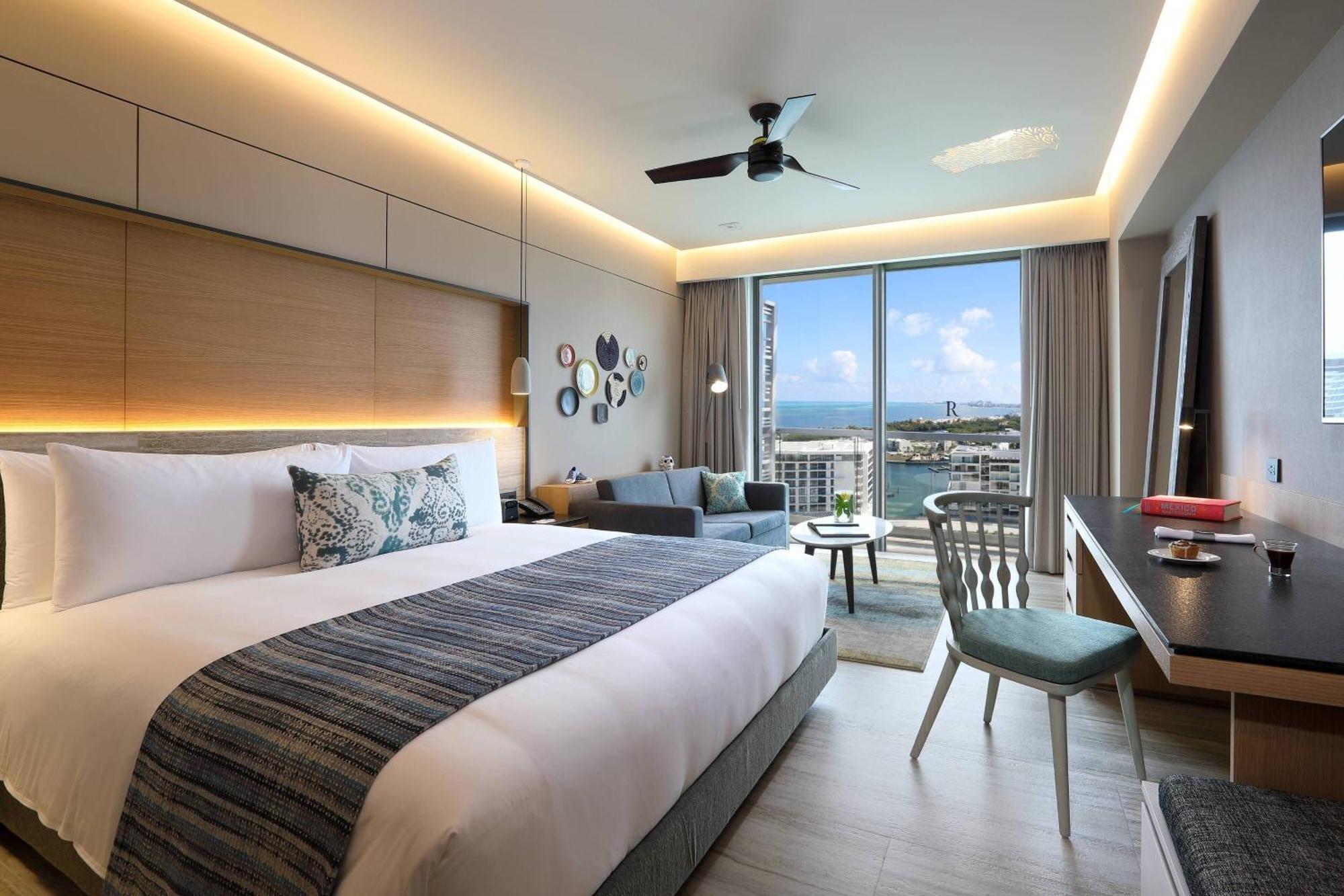 Deluxe King Room Ocean View