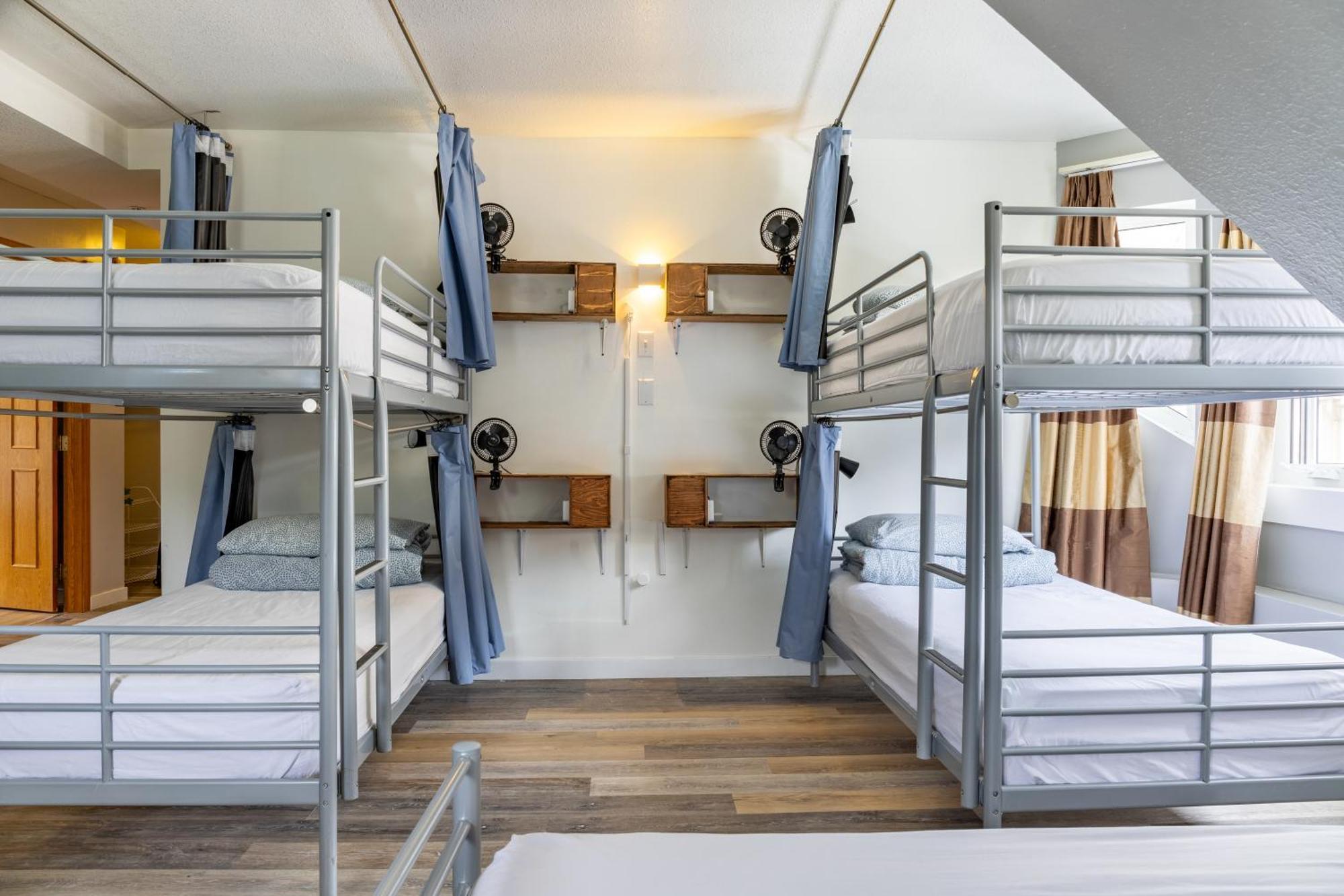Bed 14-Bed Mixed Dormitory Room,1642964902:JPEG