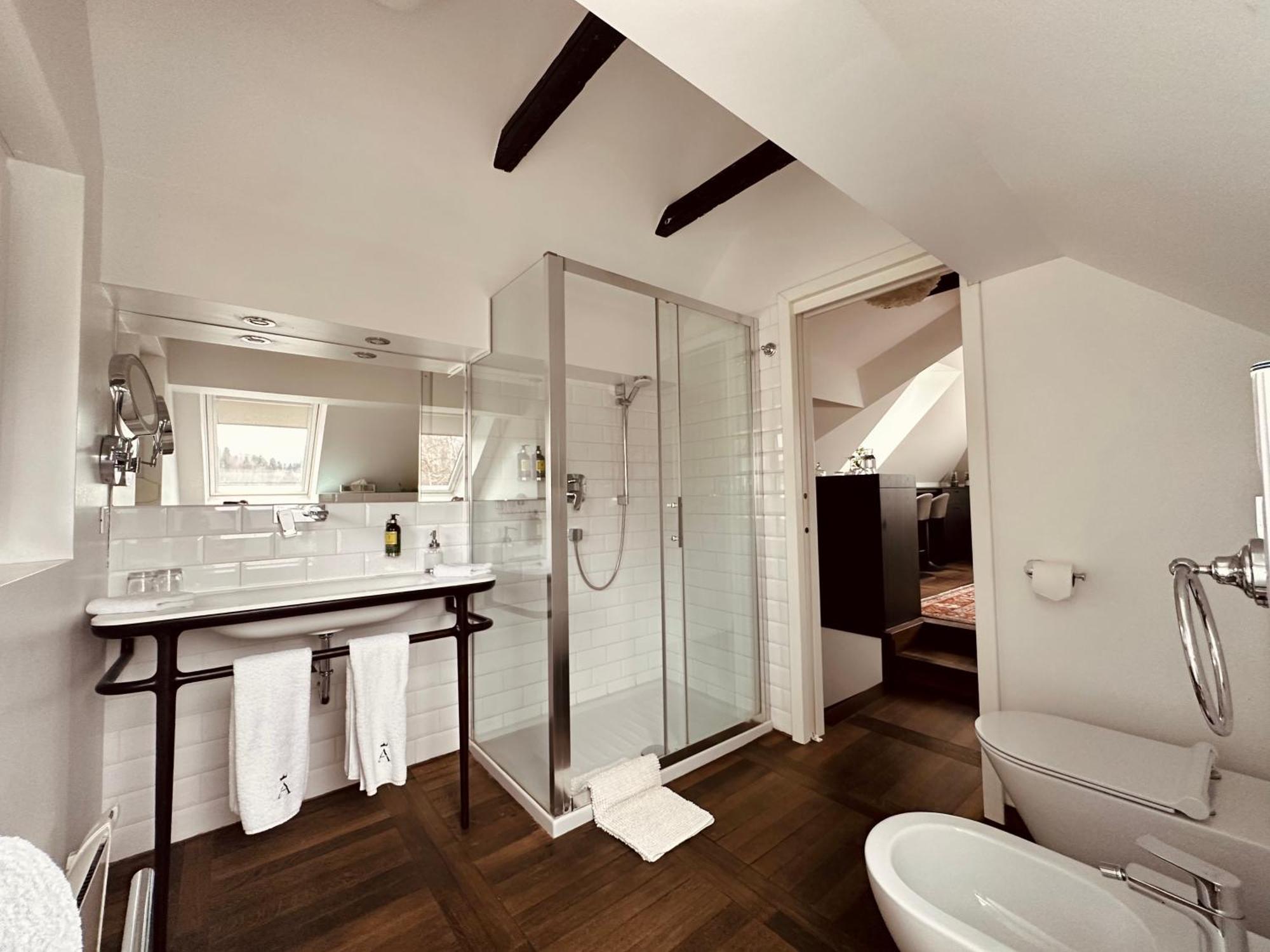 Penthouse Lake View