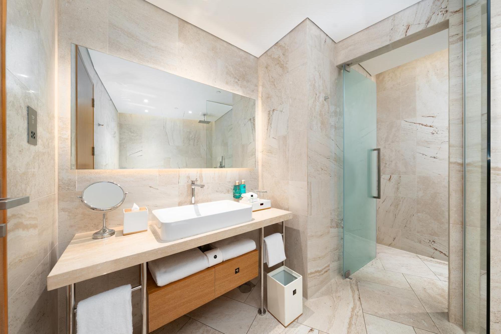 Junior Suite Hot Tub