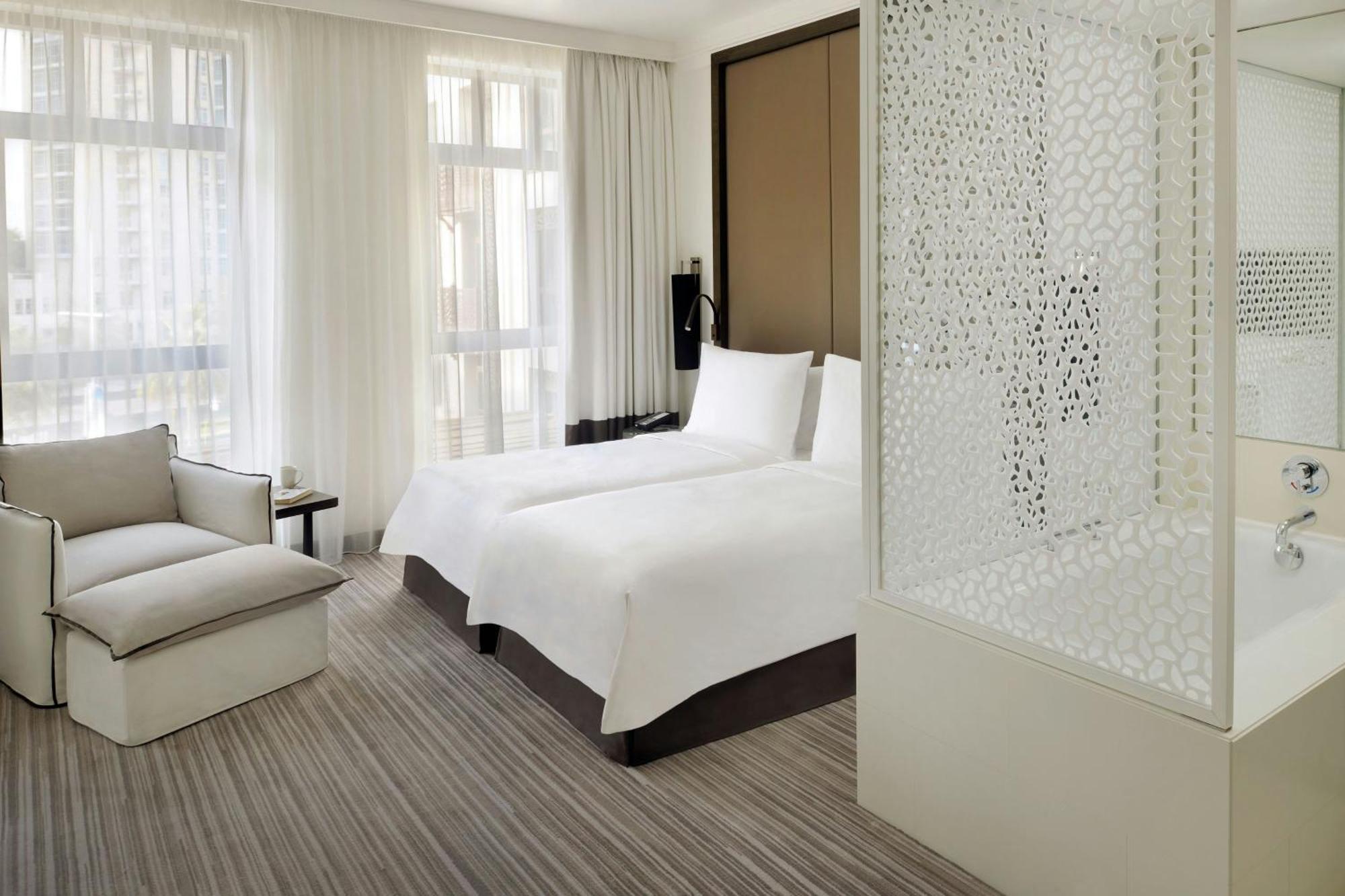 Deluxe Twin Room Pool View