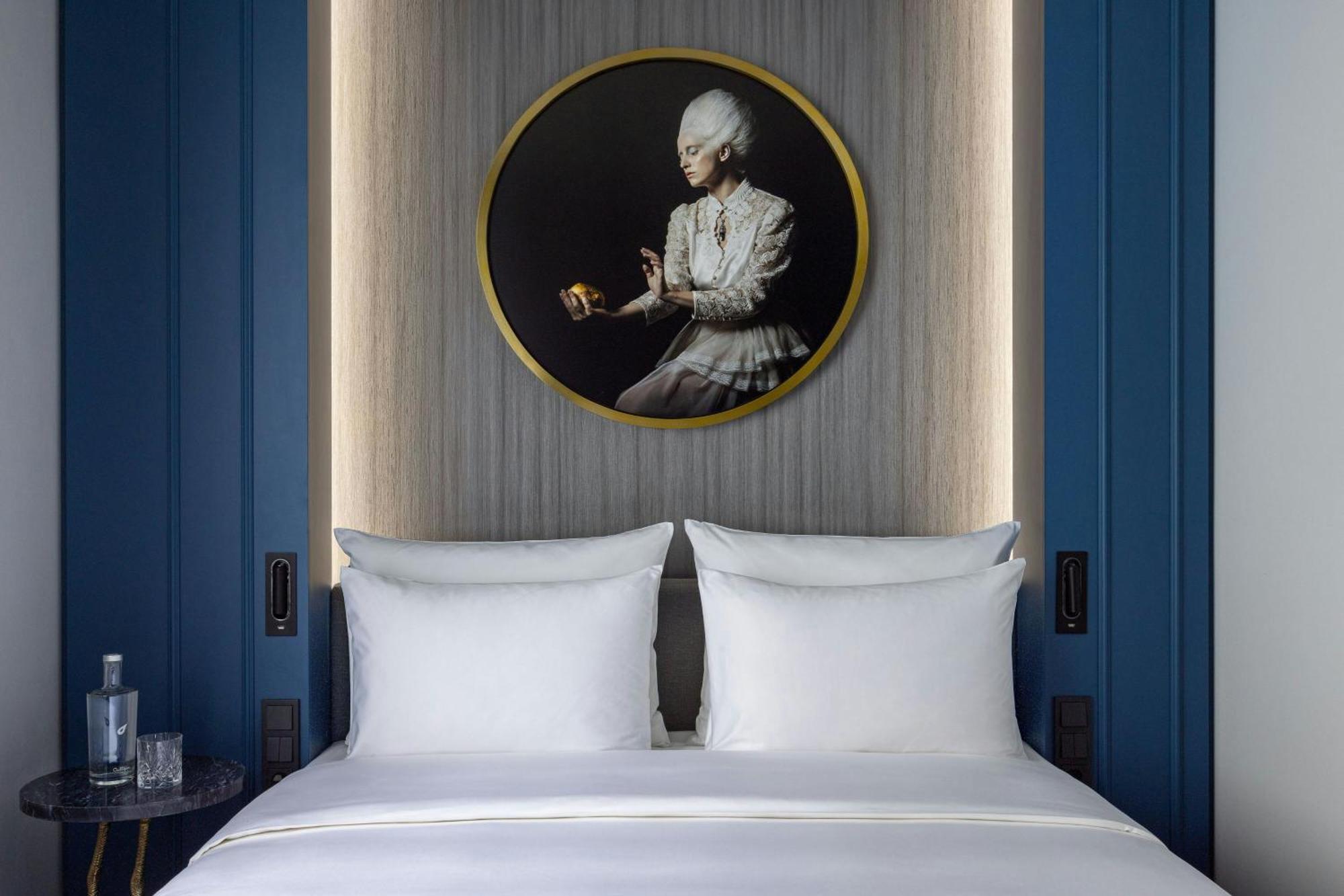 Luc Queen Room